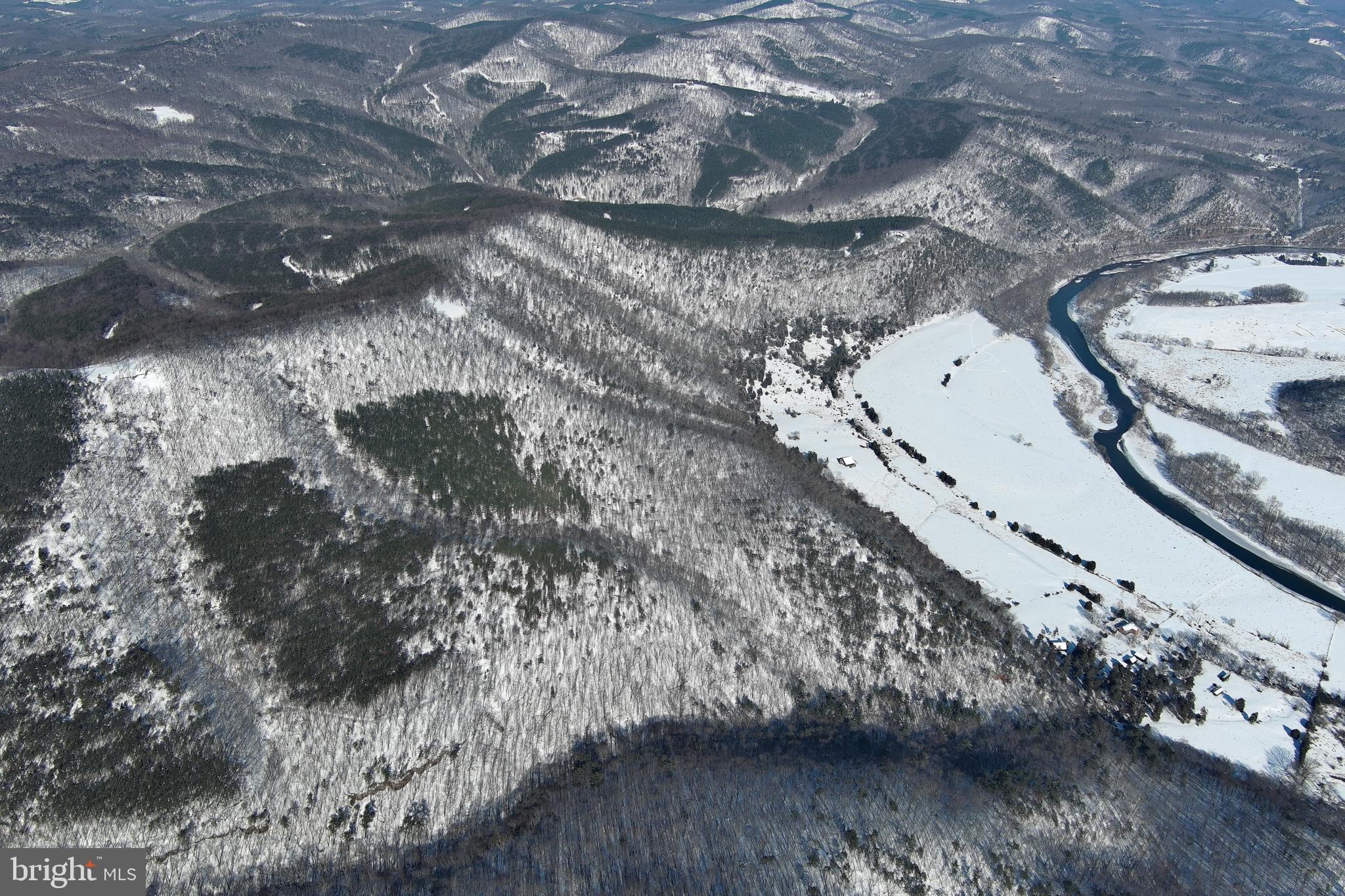 BLUFFS ON THE POTOMAC - Land