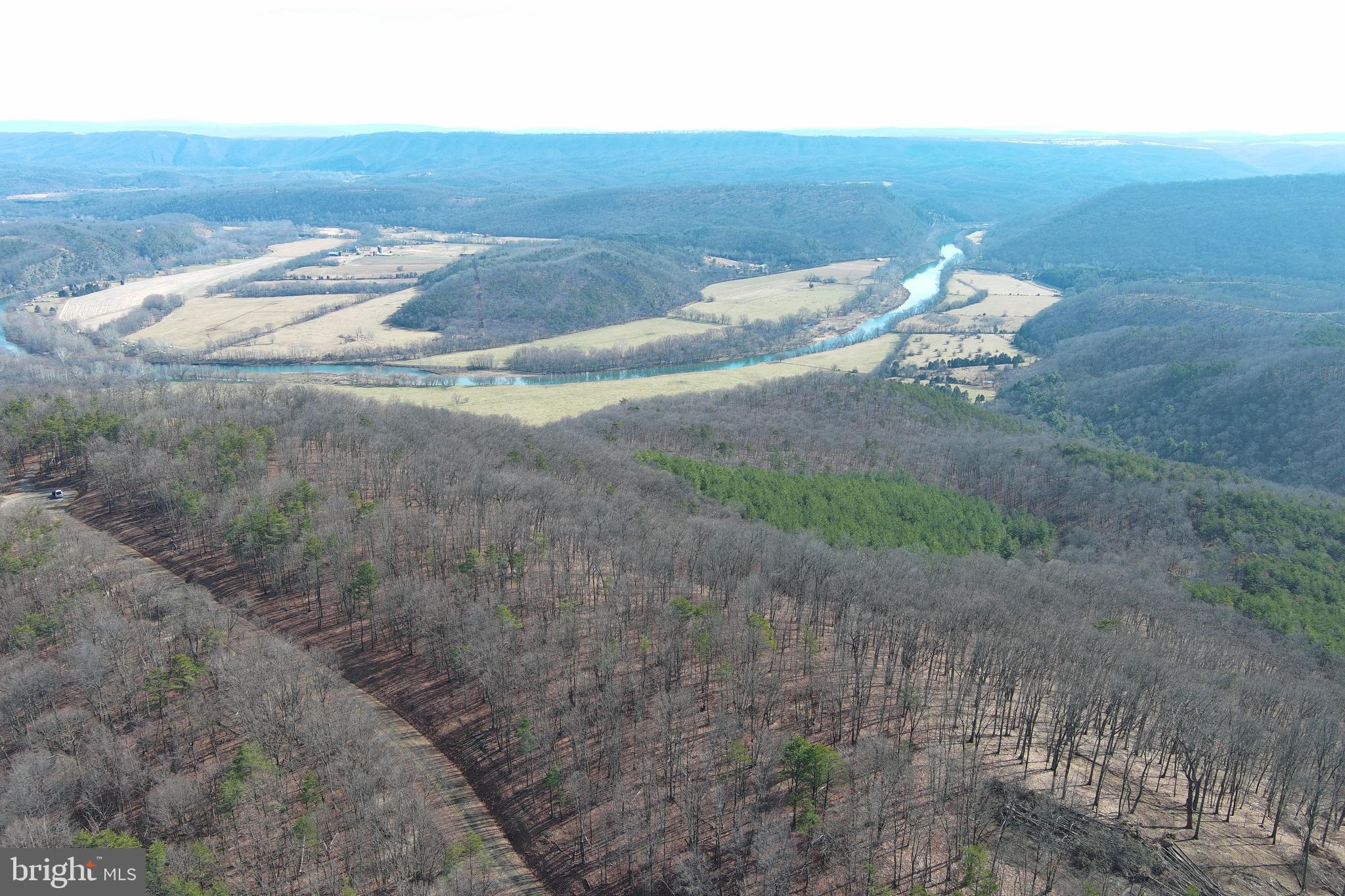 BLUFFS ON THE POTOMAC - Land