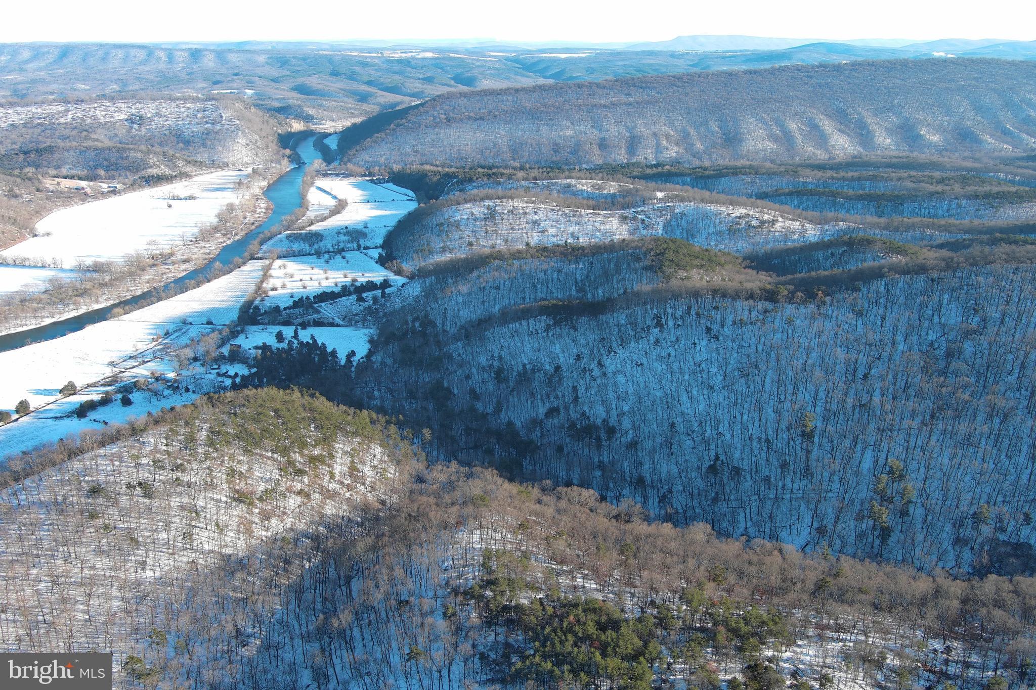 BLUFFS ON THE POTOMAC - Land