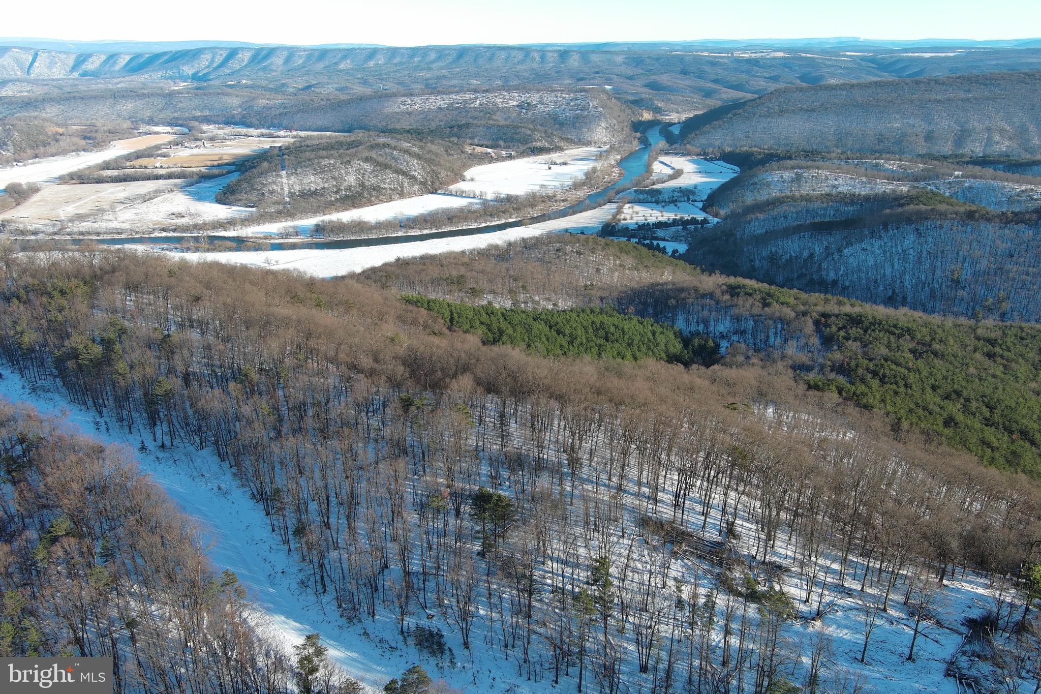 BLUFFS ON THE POTOMAC - Land