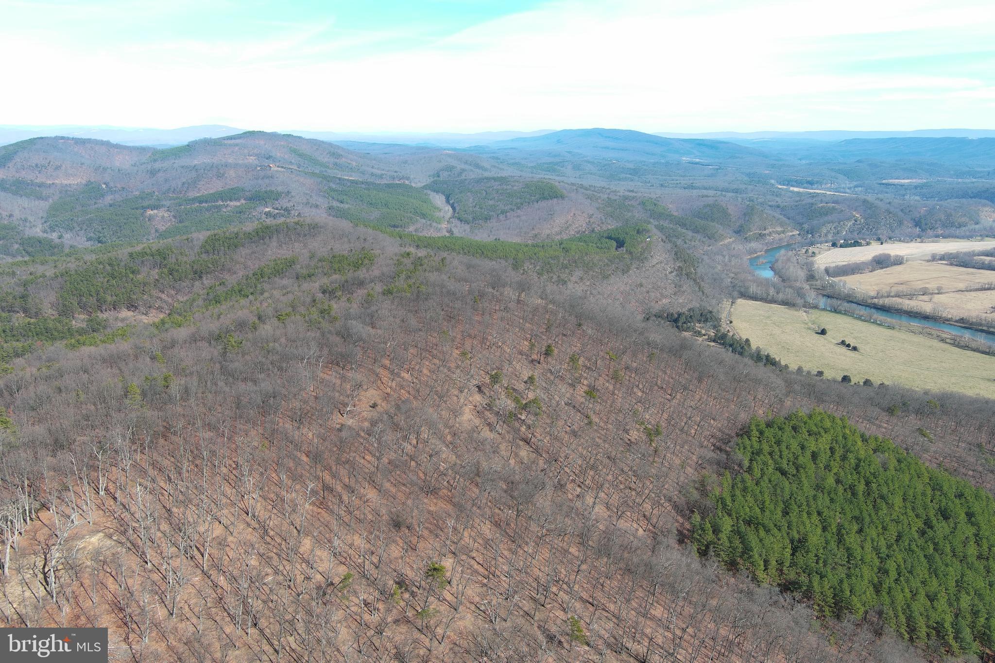 BLUFFS ON THE POTOMAC - Land