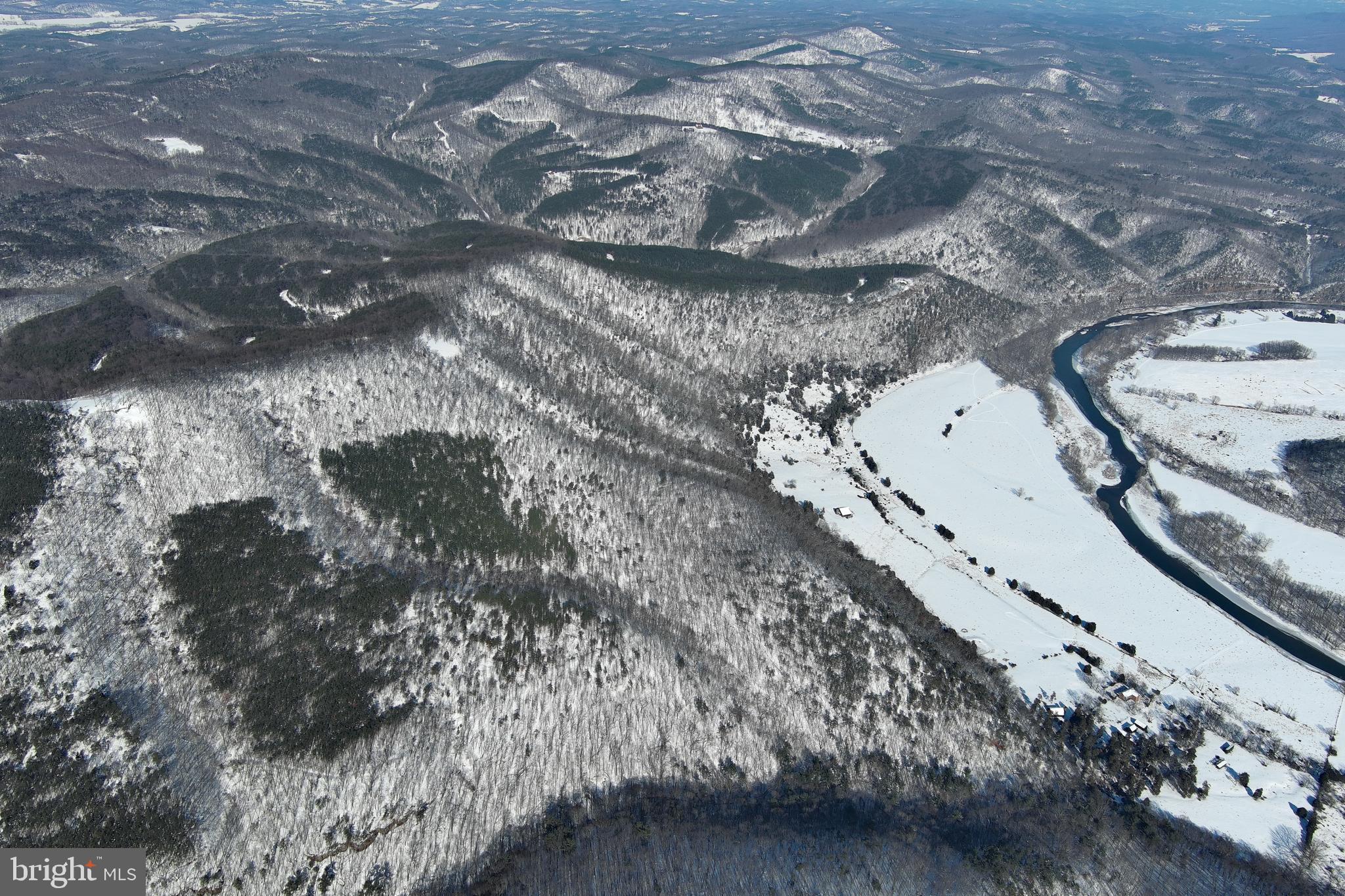 BLUFFS ON THE POTOMAC - Land