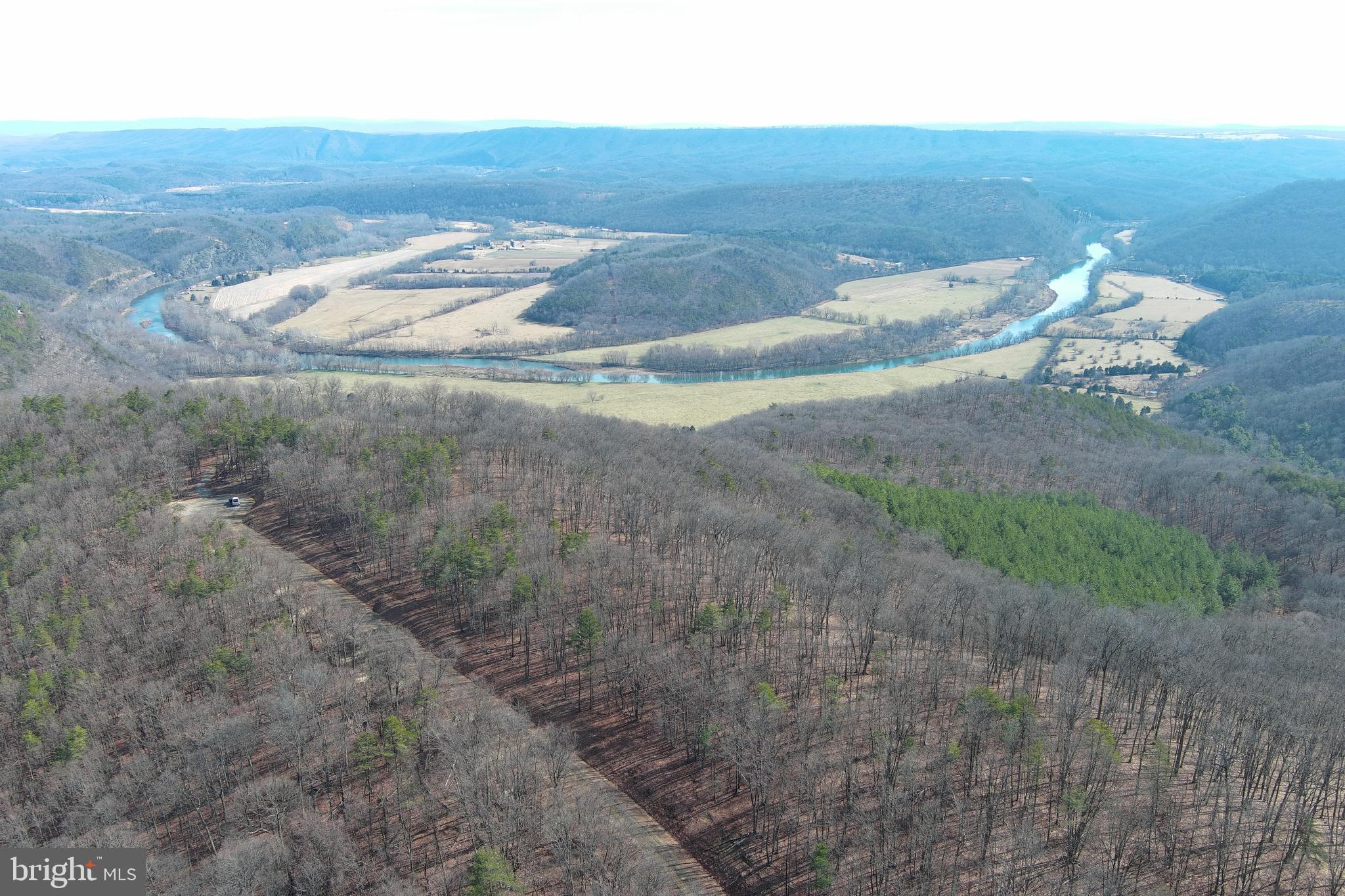 BLUFFS ON THE POTOMAC - Land
