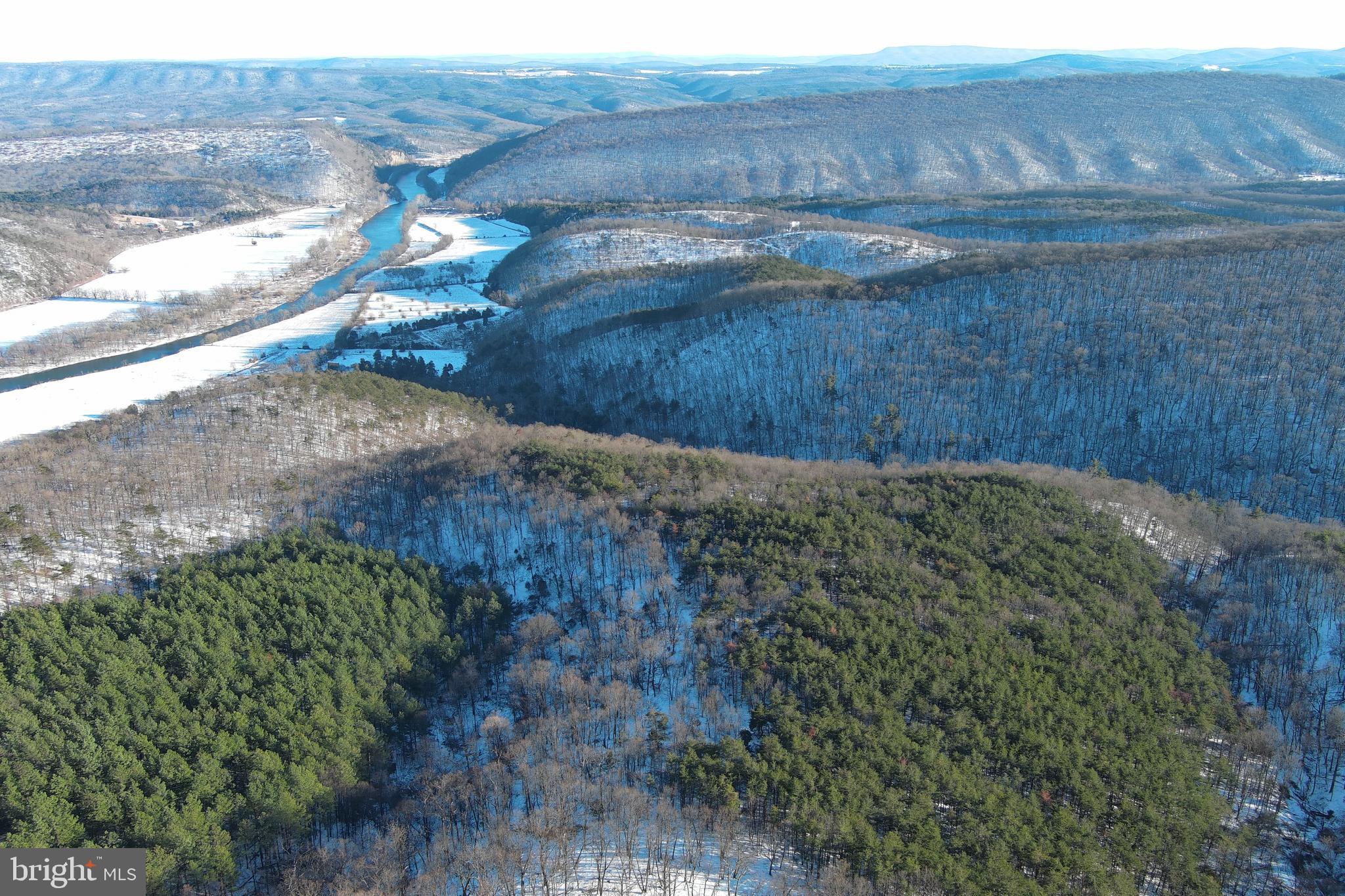 BLUFFS ON THE POTOMAC - Land