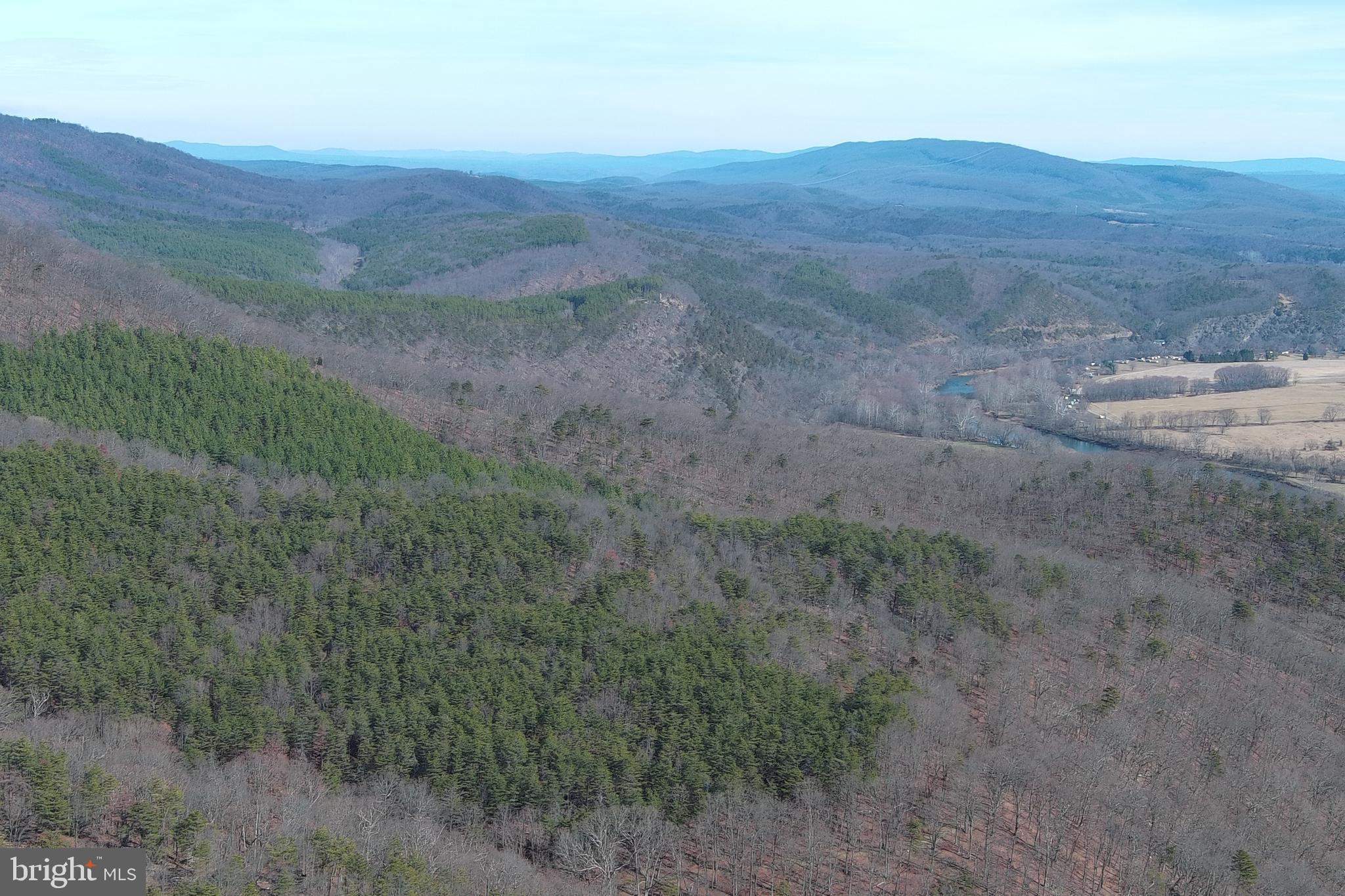 BLUFFS ON THE POTOMAC - Land