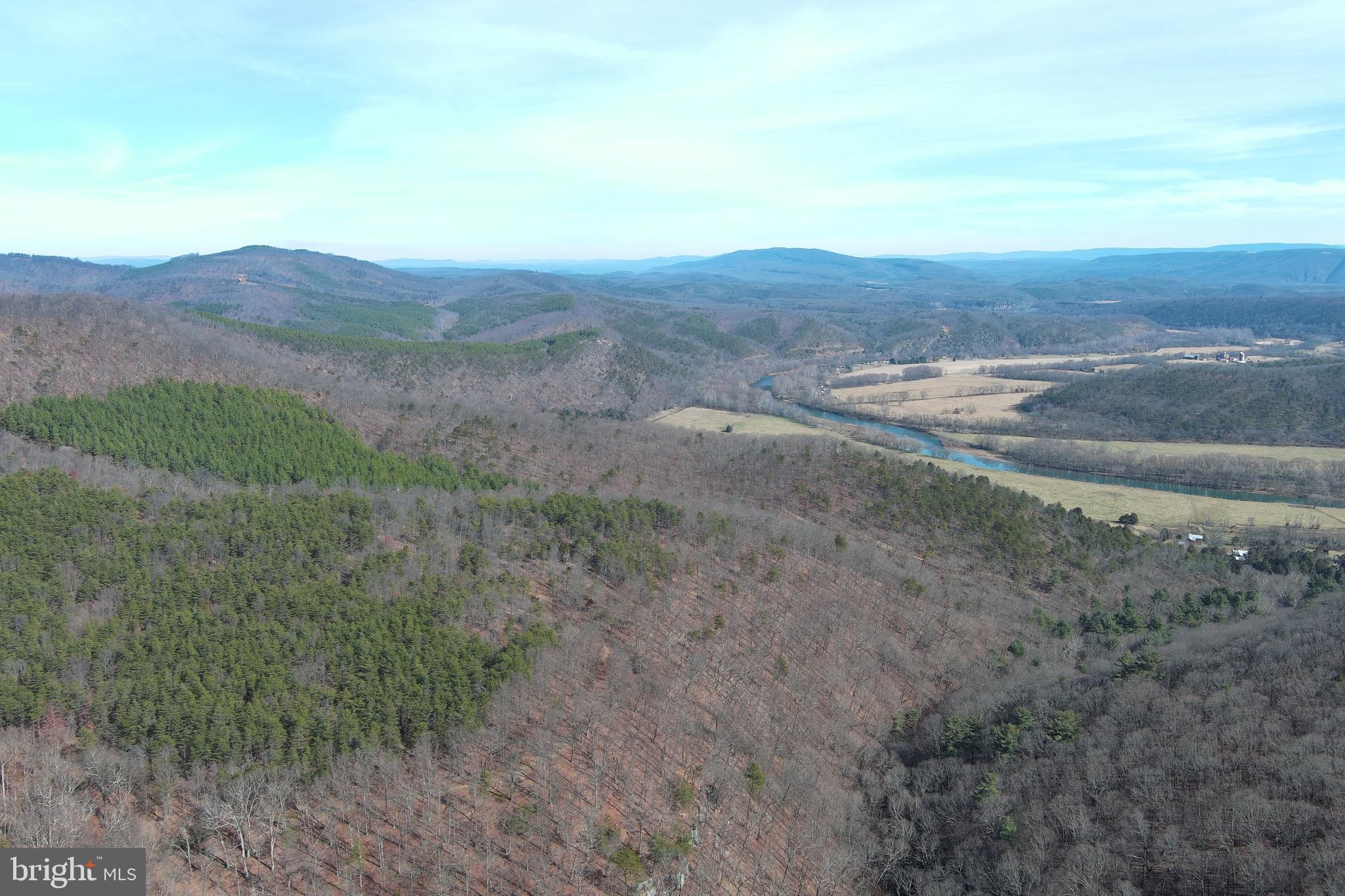 BLUFFS ON THE POTOMAC - Land