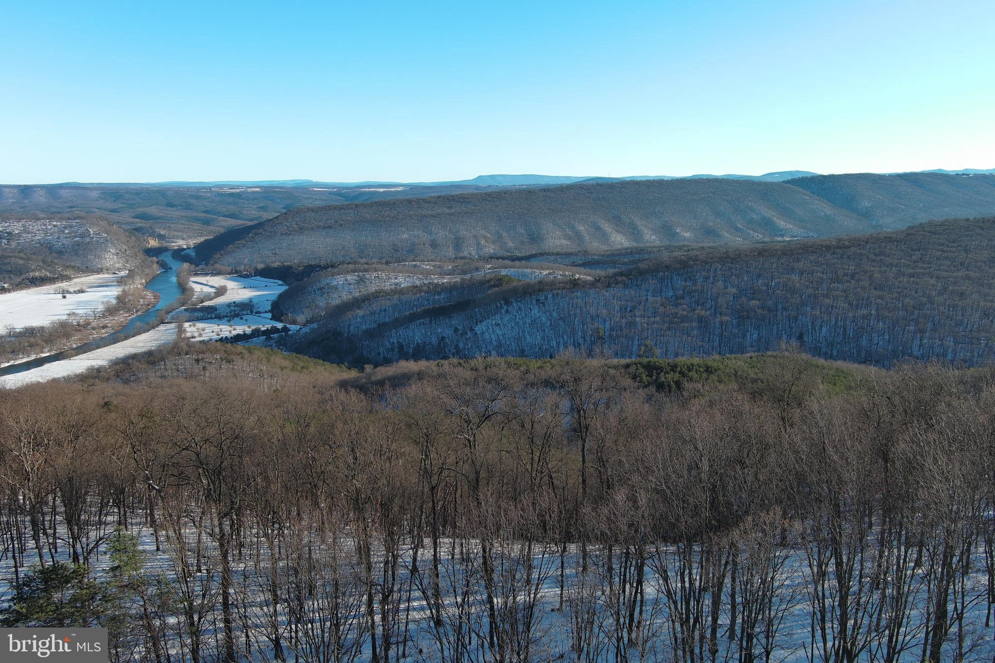 BLUFFS ON THE POTOMAC - Land