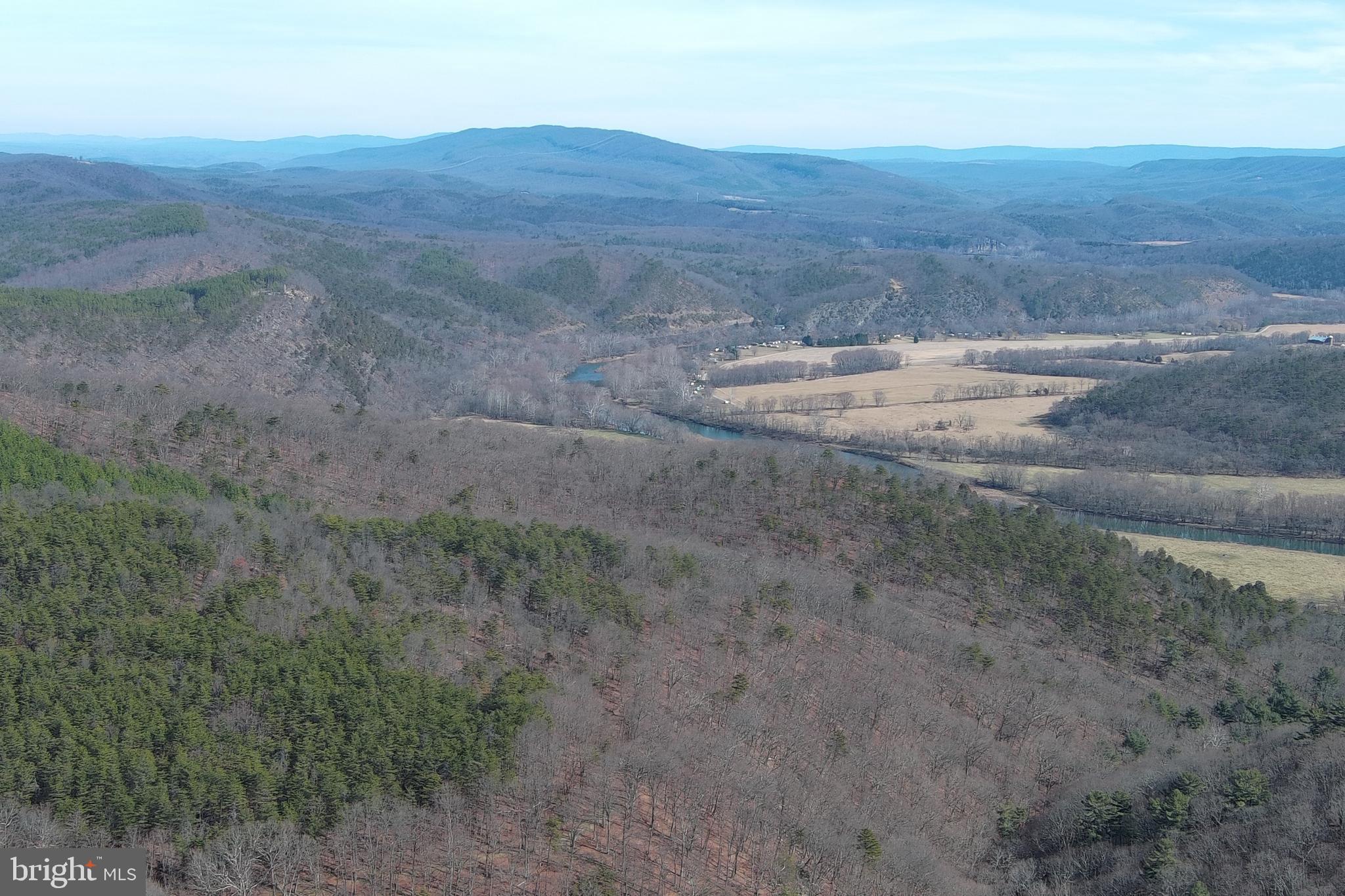 BLUFFS ON THE POTOMAC - Land