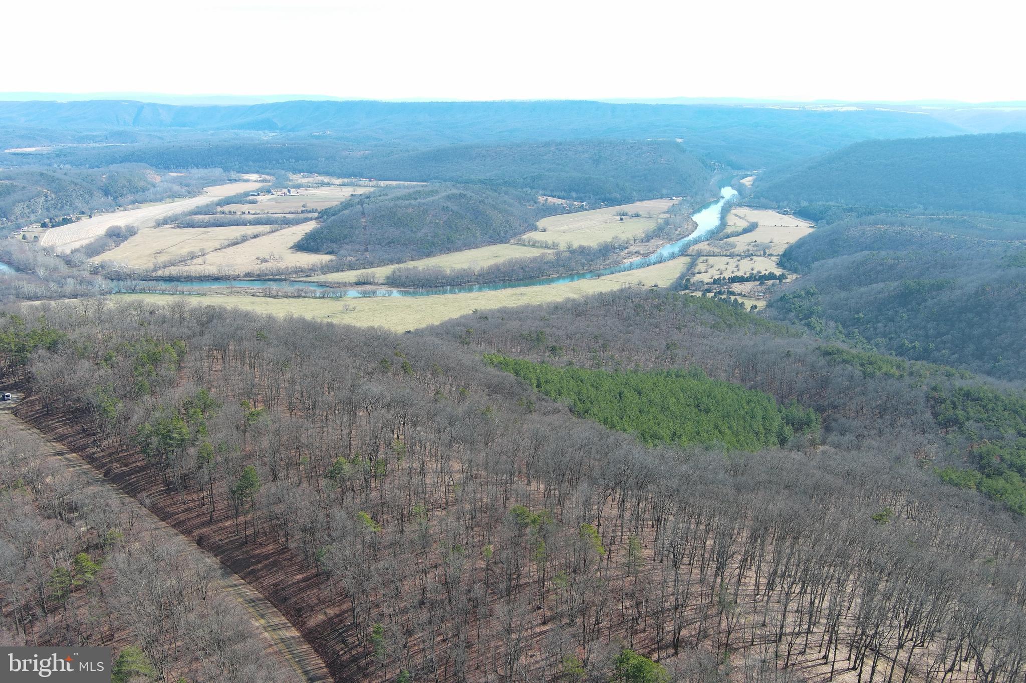 BLUFFS ON THE POTOMAC - Land