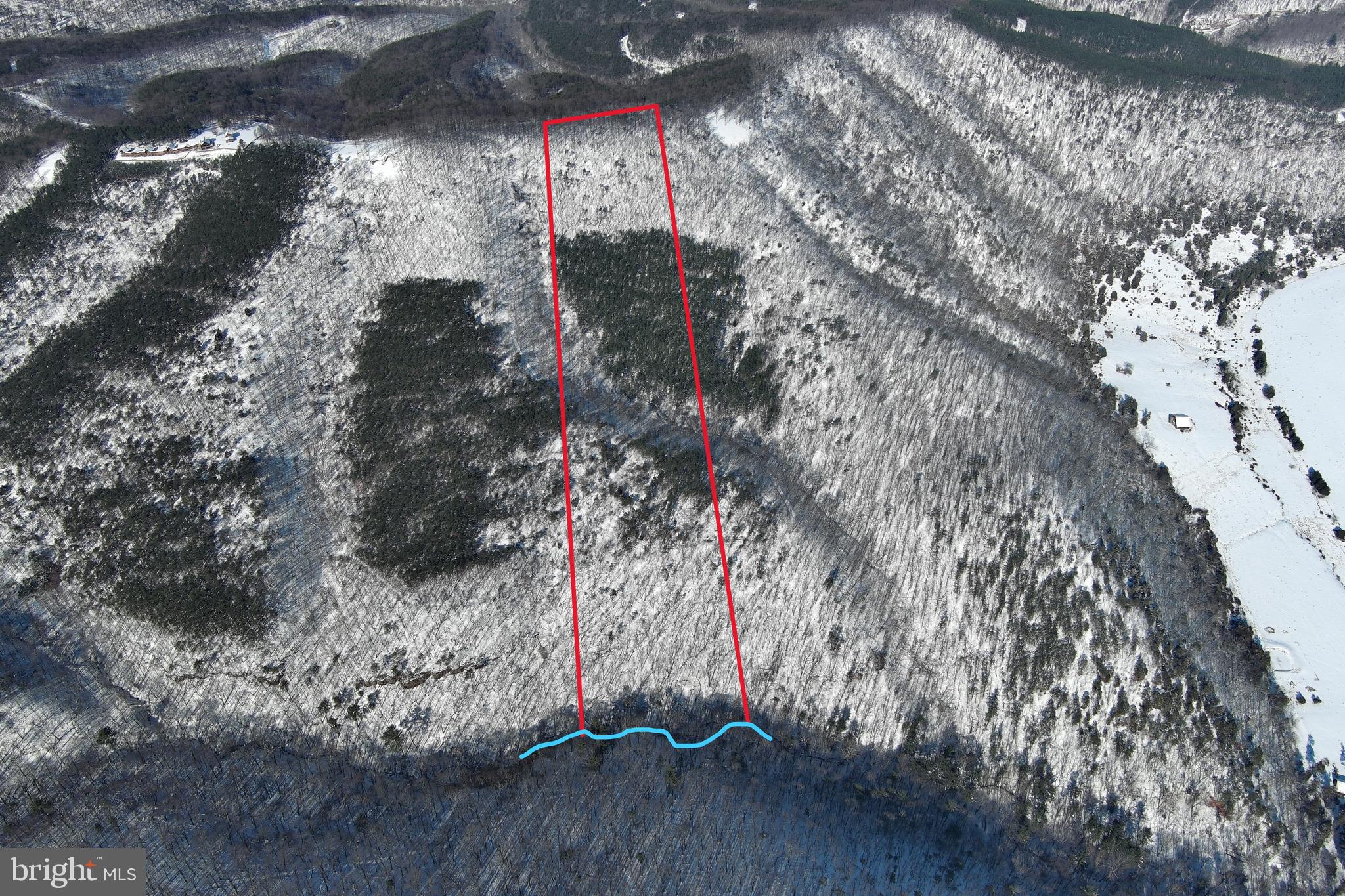 BLUFFS ON THE POTOMAC - Land