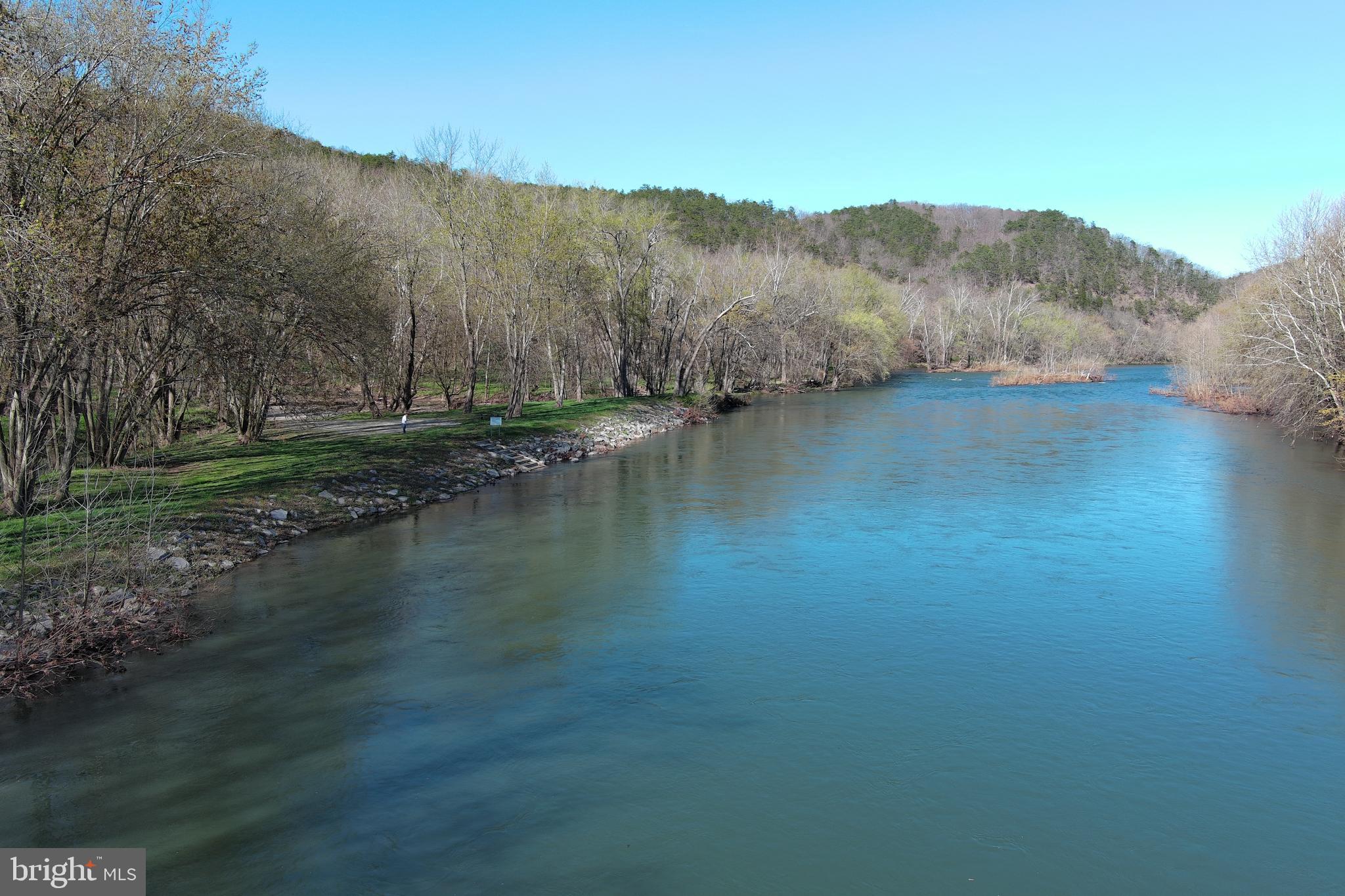 BLUFFS ON THE POTOMAC - Land