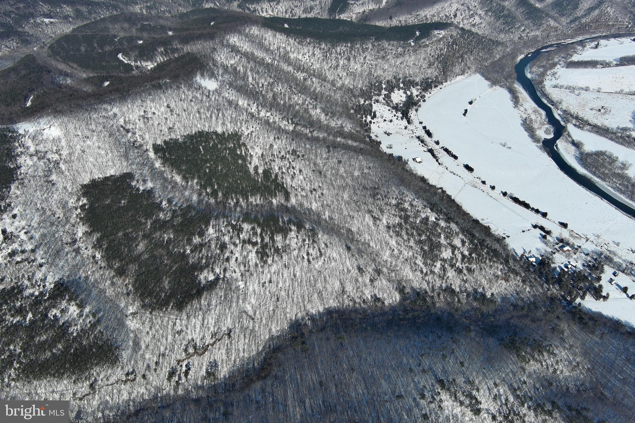 BLUFFS ON THE POTOMAC - Land