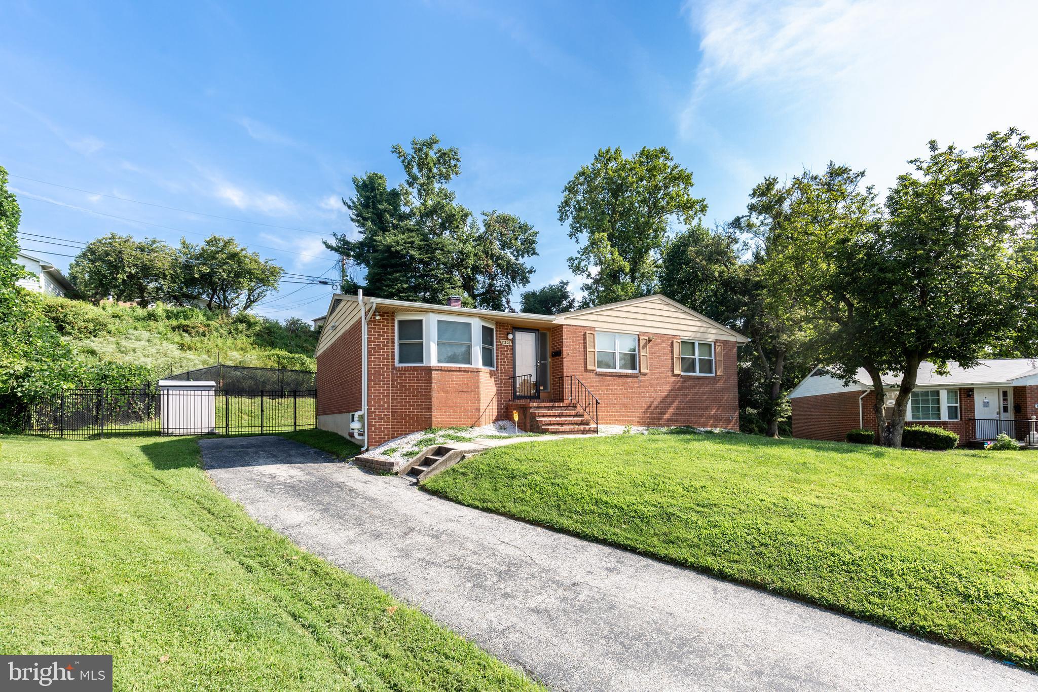 OLD COURT ESTATES - Residential