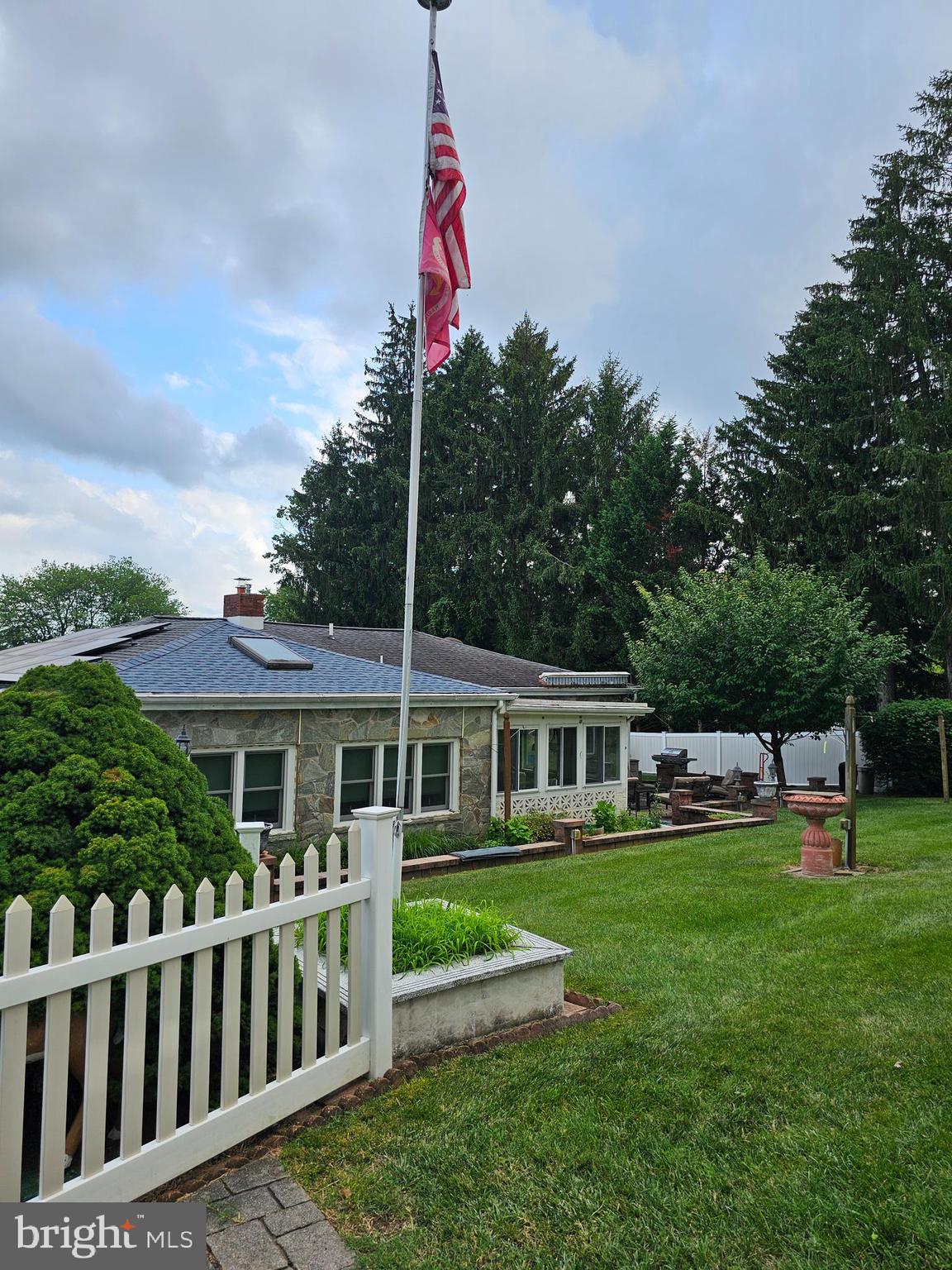 7 RIDGE AVENUE
