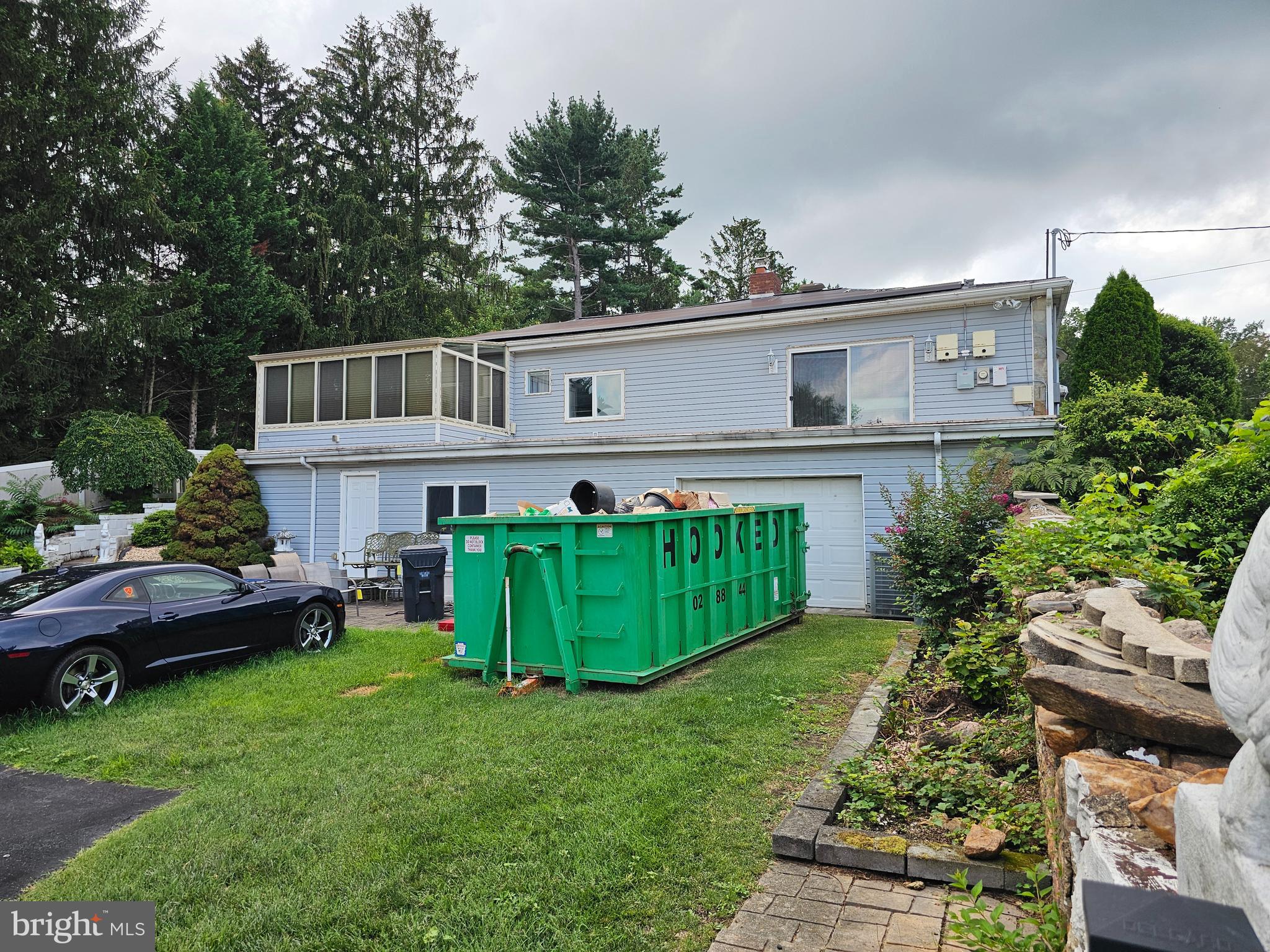 7 RIDGE AVENUE