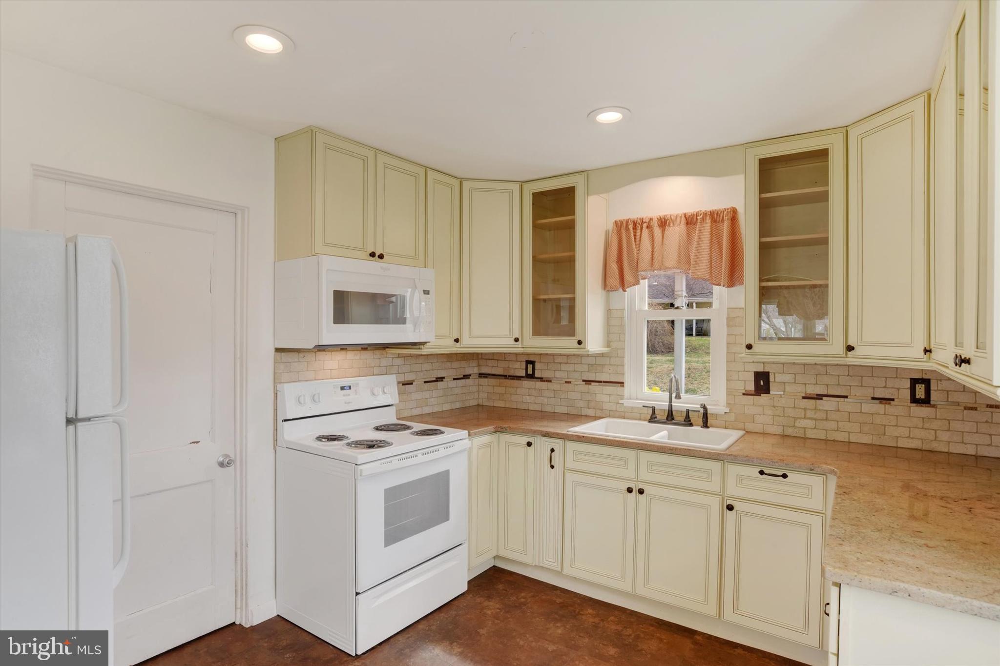 NEW CUMBERLAND - Residential