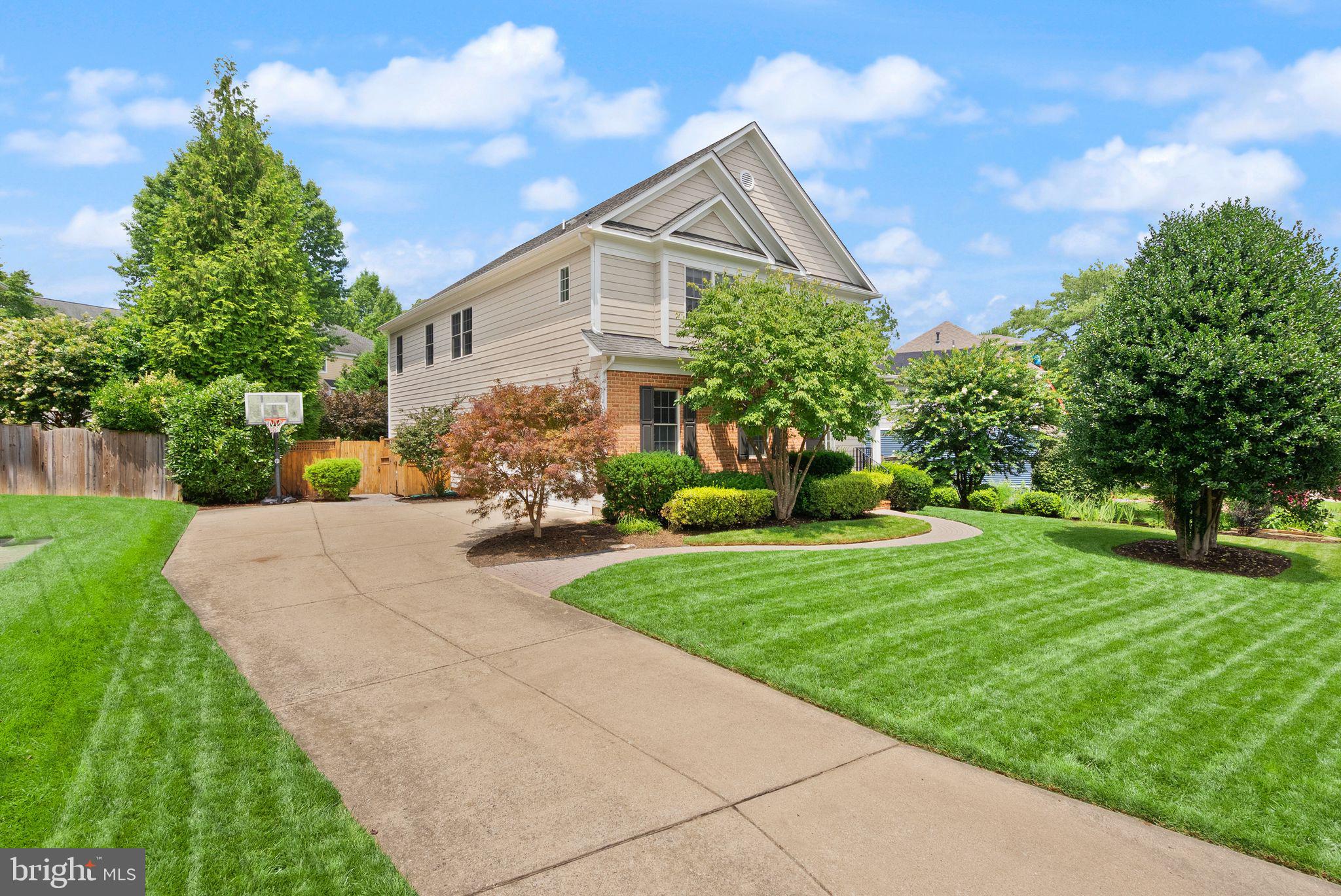 2204 BOXWOOD DRIVE