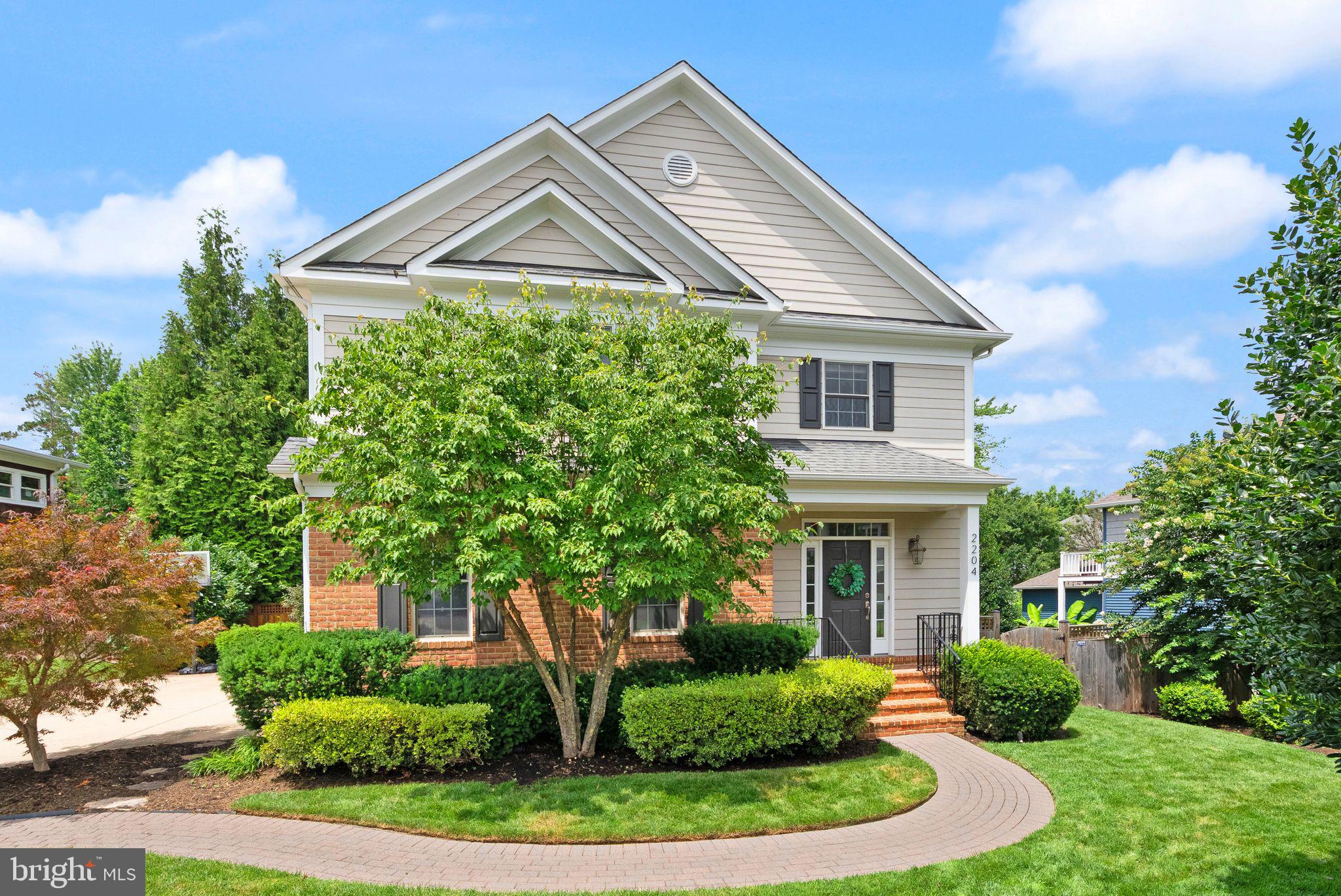 2204 BOXWOOD DRIVE