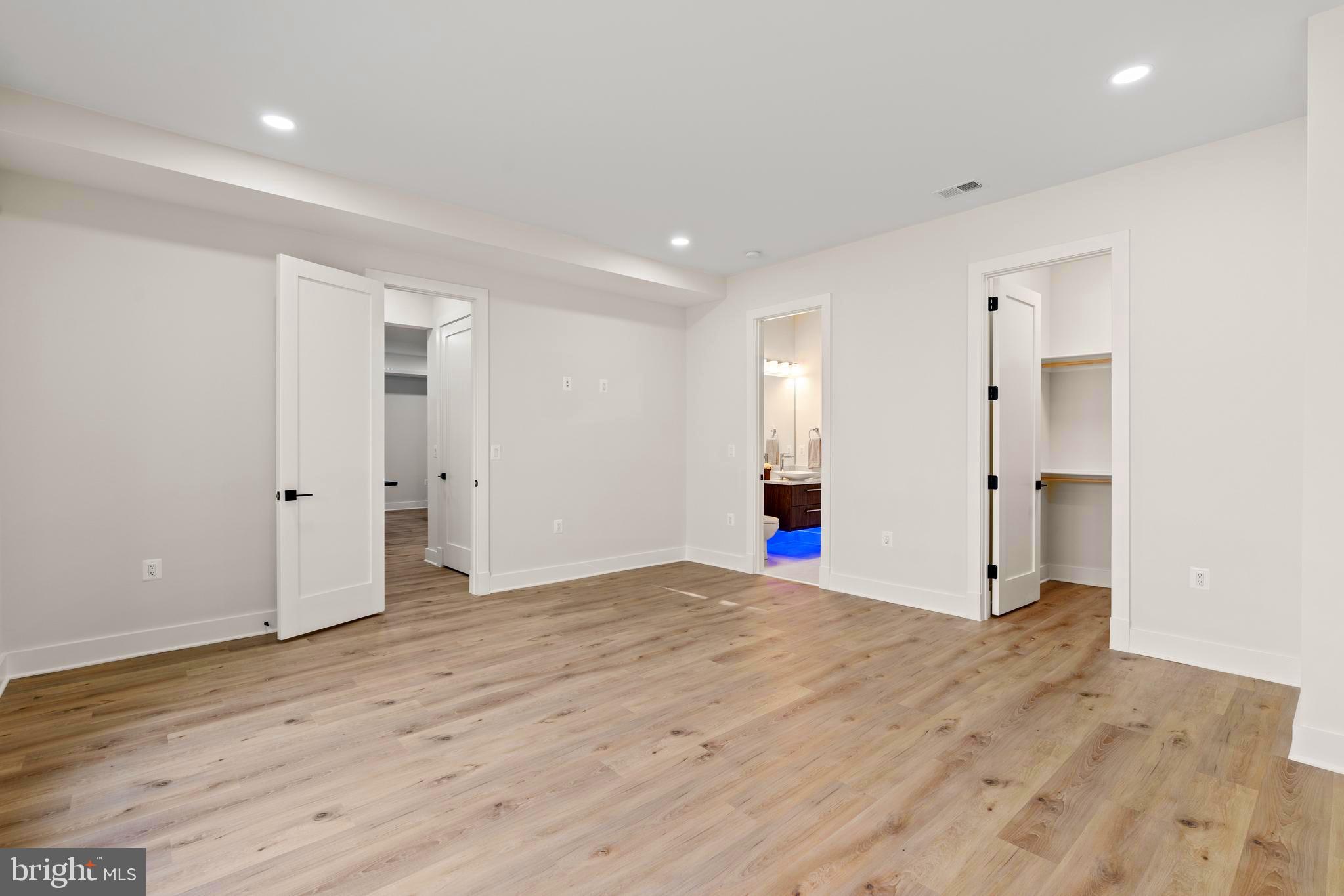 CONDON MANOR OF MCLEAN - Residential