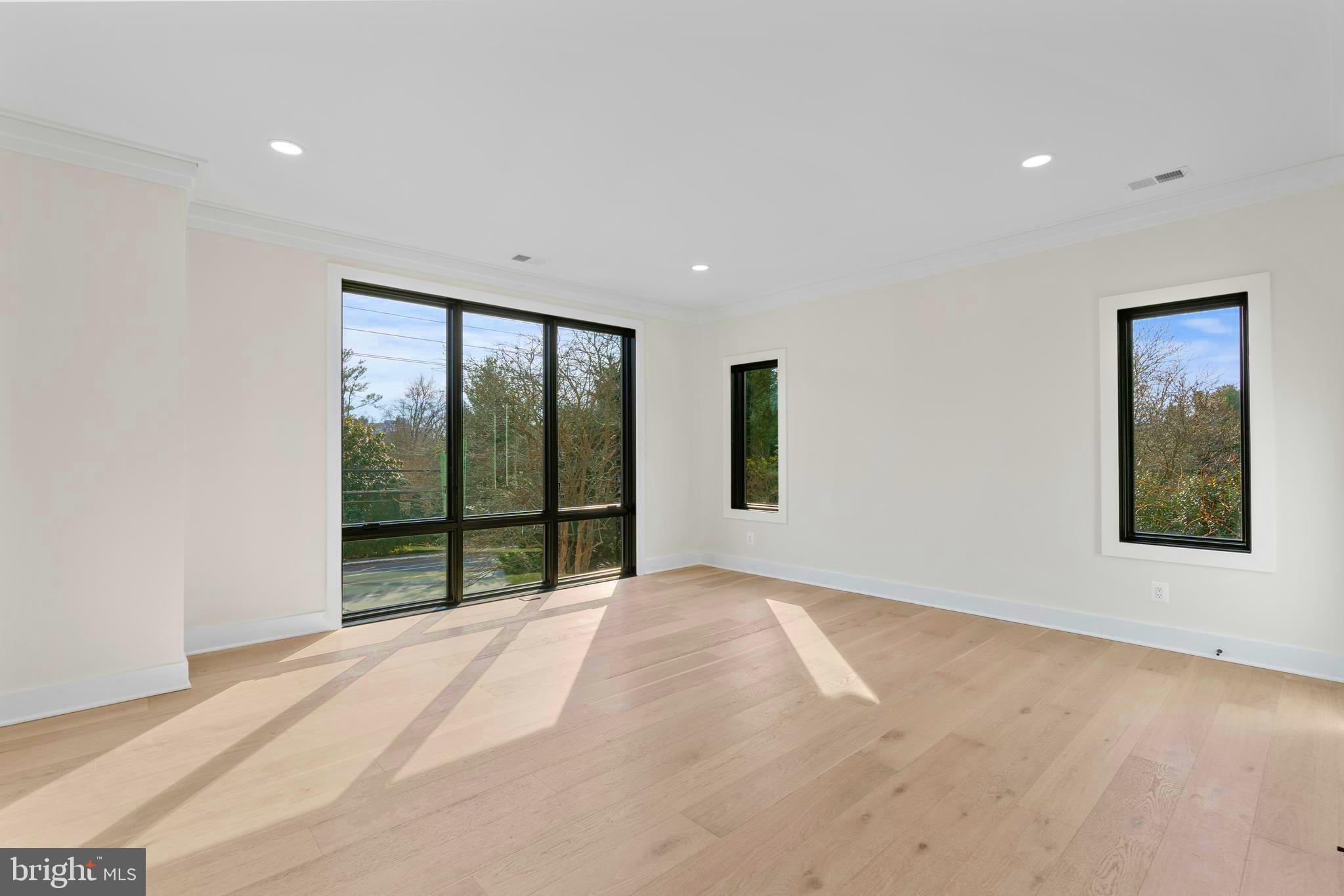 CONDON MANOR OF MCLEAN - Residential