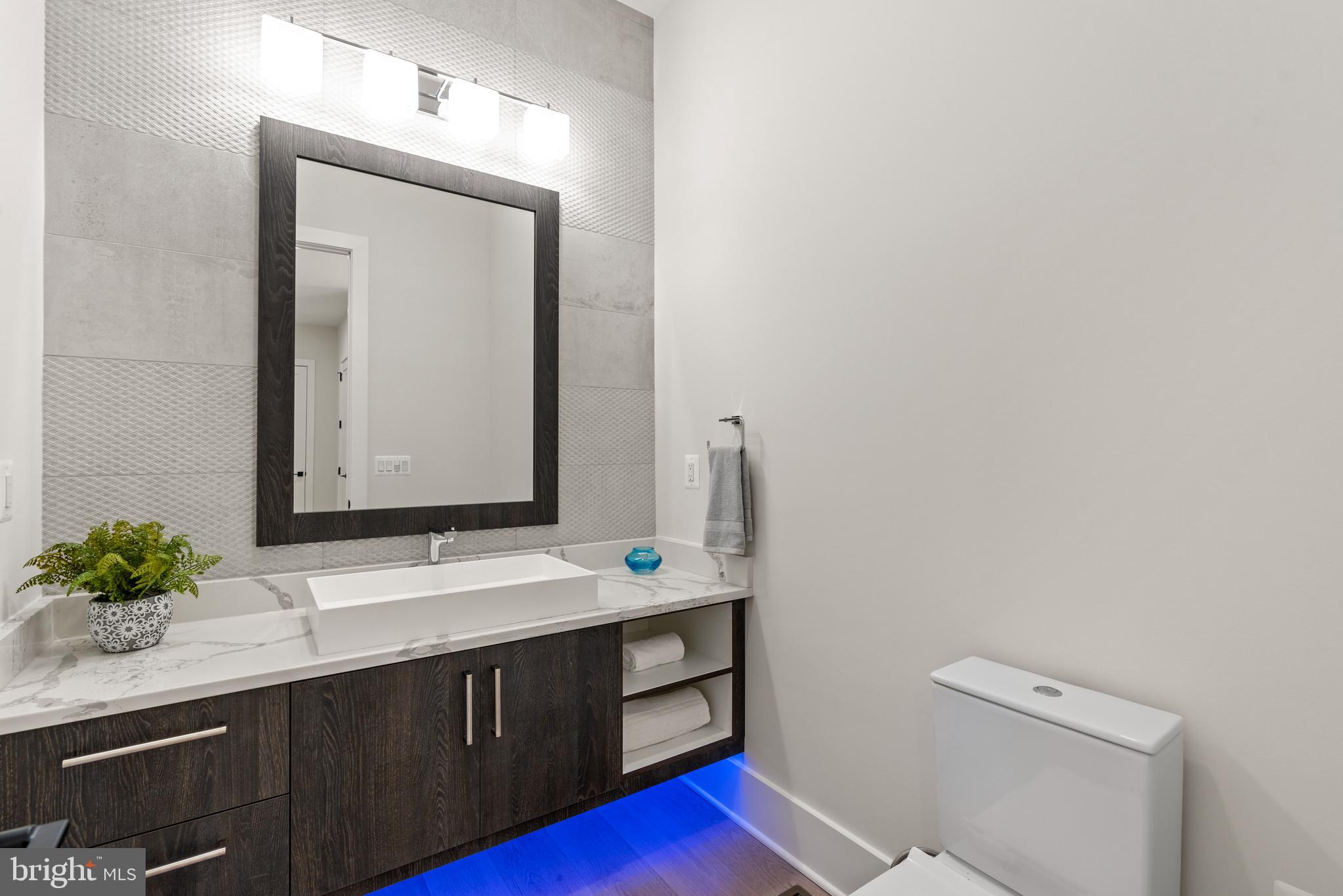 CONDON MANOR OF MCLEAN - Residential