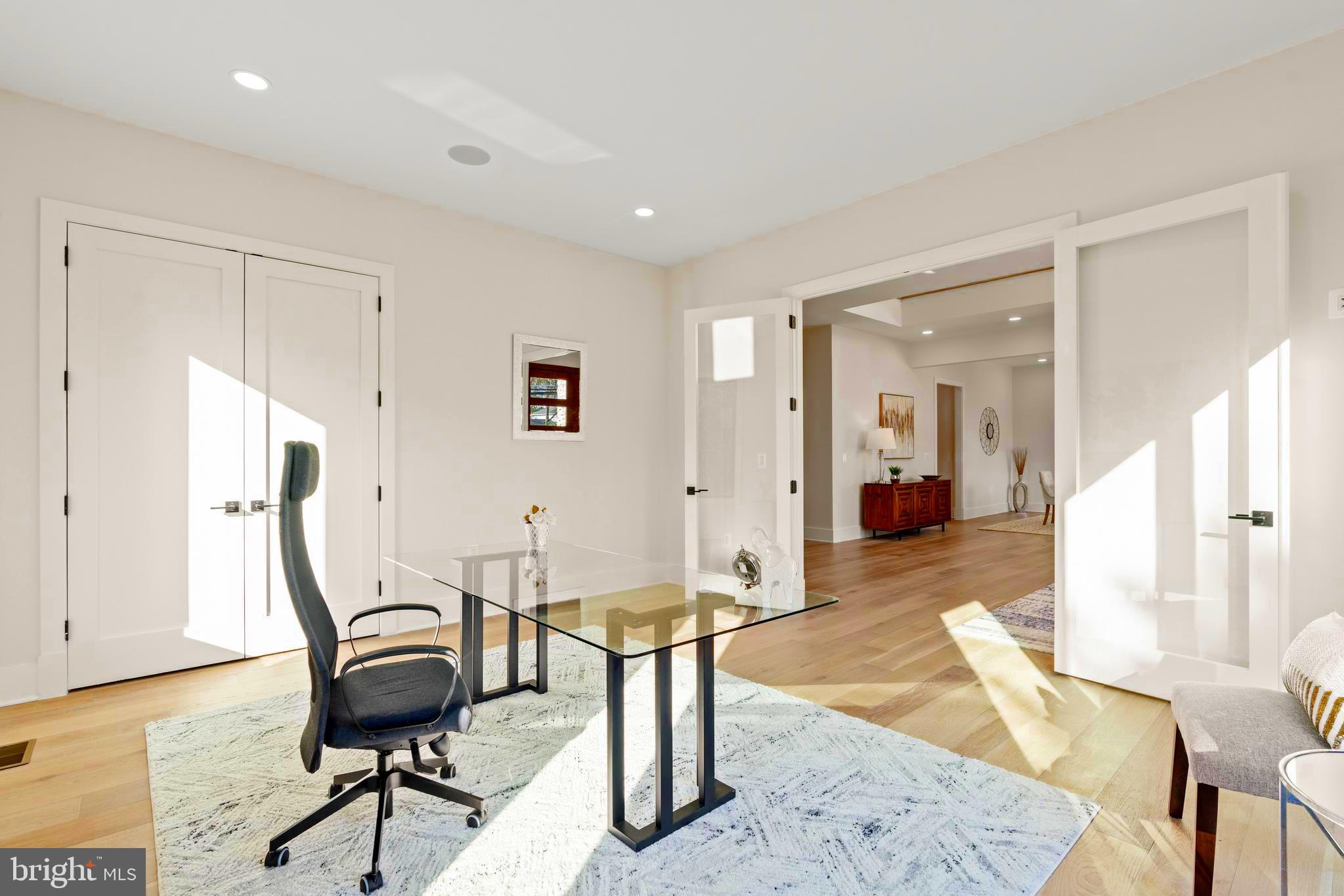 CONDON MANOR OF MCLEAN - Residential