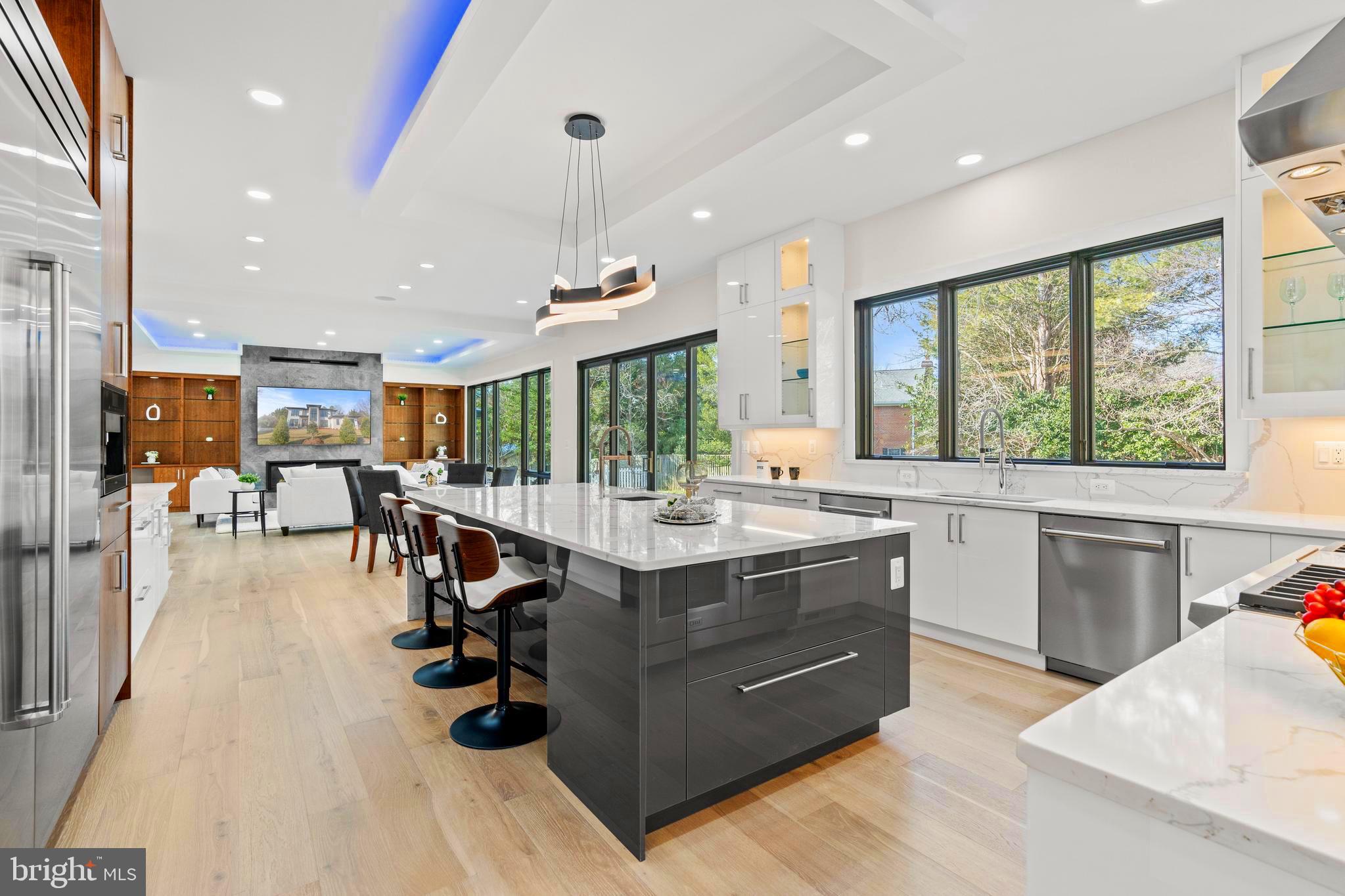 CONDON MANOR OF MCLEAN - Residential