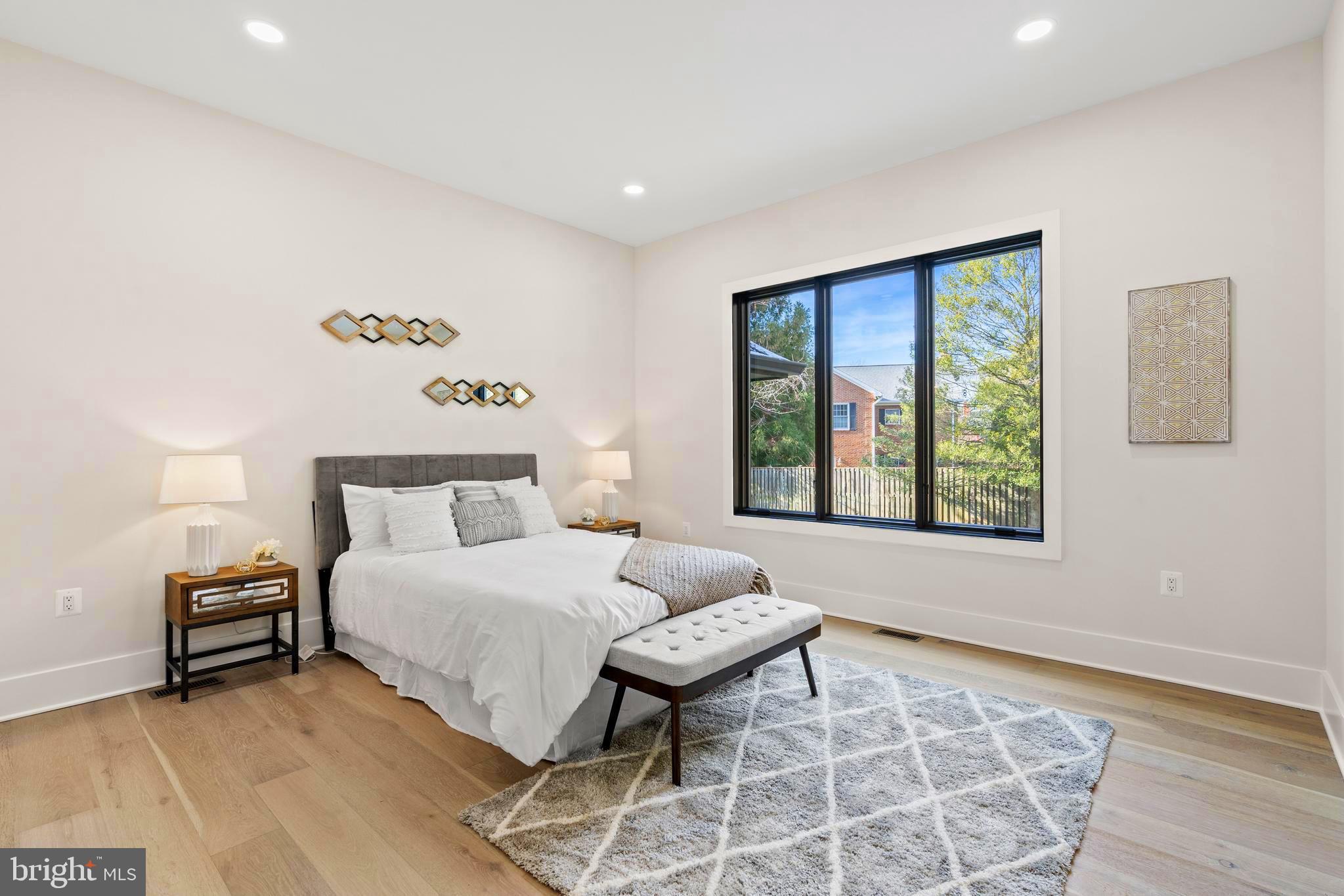 CONDON MANOR OF MCLEAN - Residential