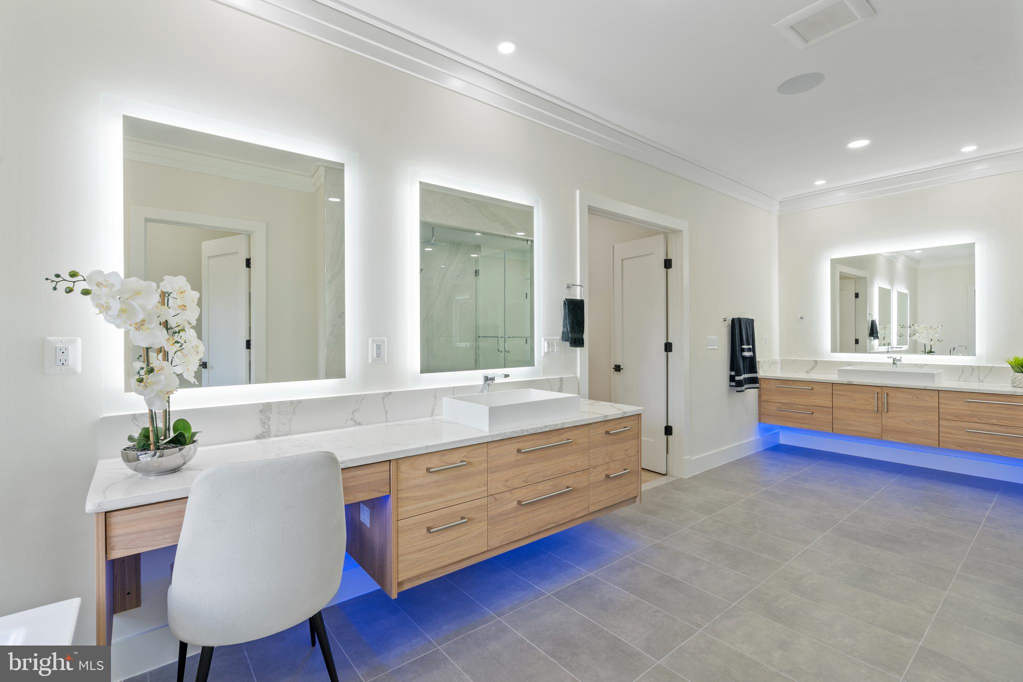 CONDON MANOR OF MCLEAN - Residential