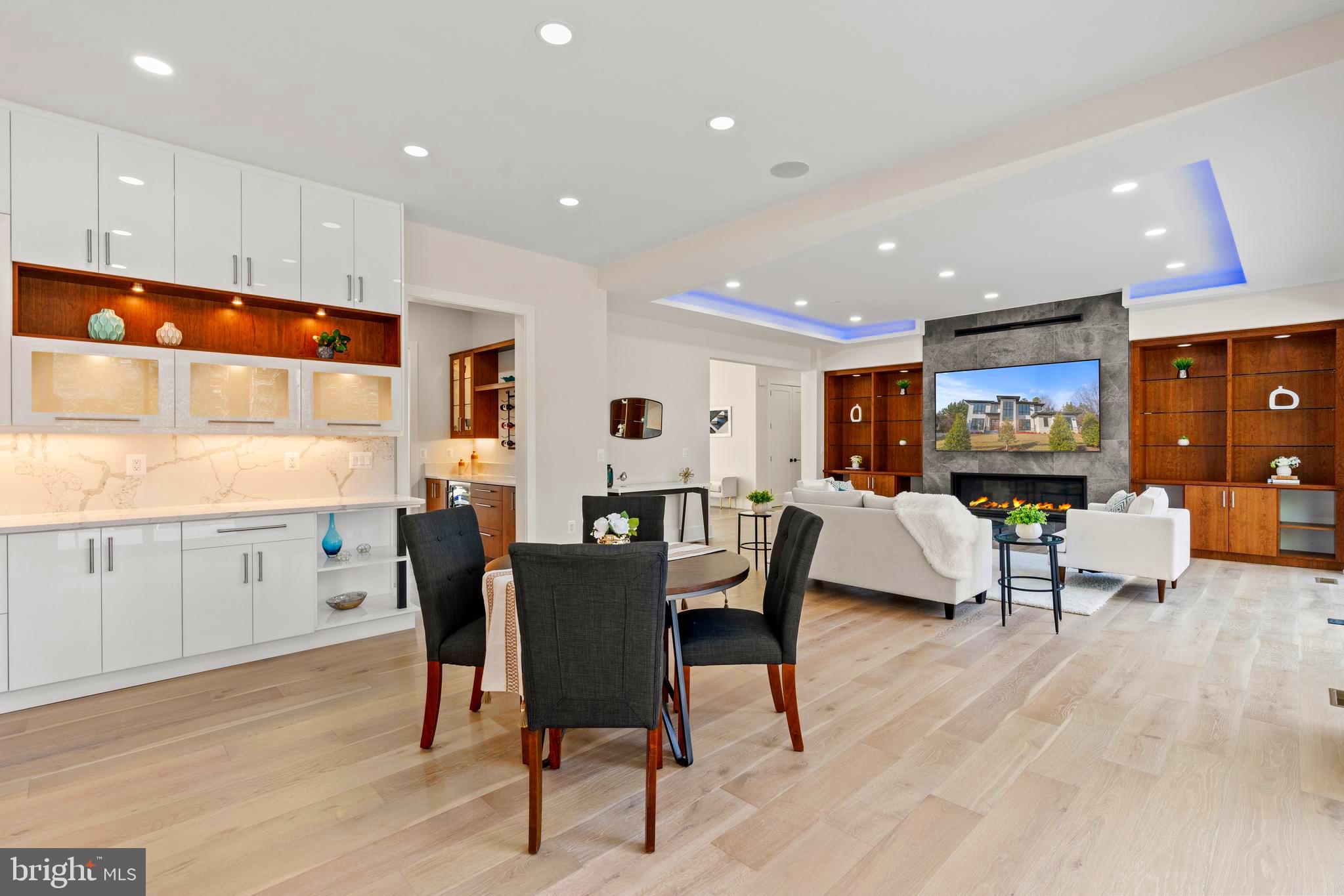 CONDON MANOR OF MCLEAN - Residential