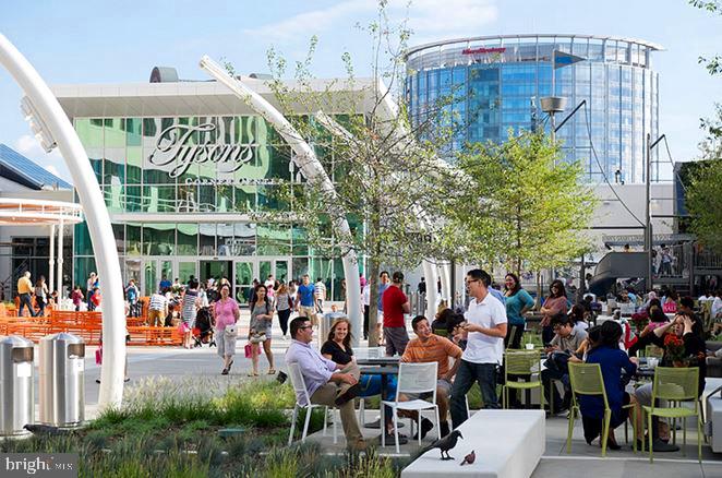 CONDON MANOR OF MCLEAN - Residential