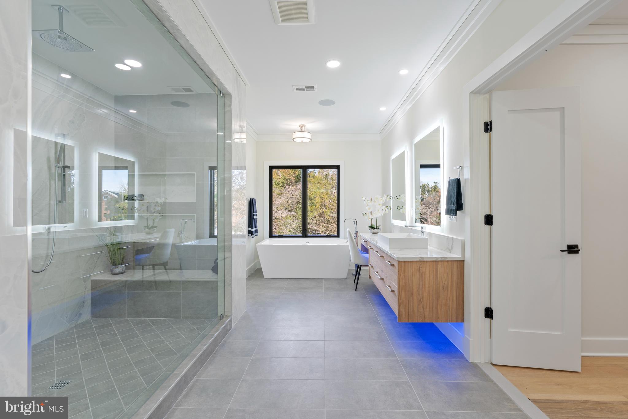 CONDON MANOR OF MCLEAN - Residential