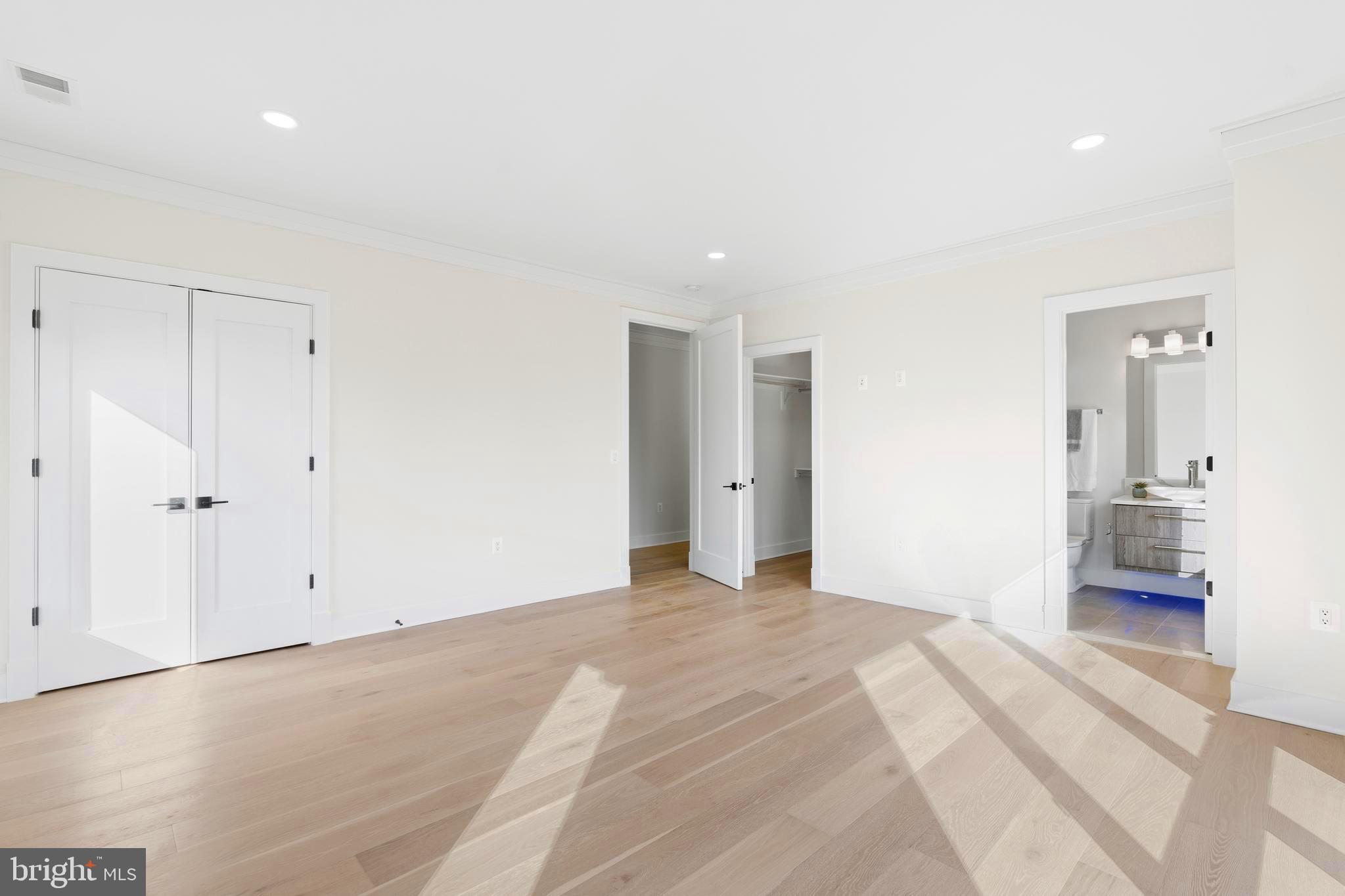 CONDON MANOR OF MCLEAN - Residential