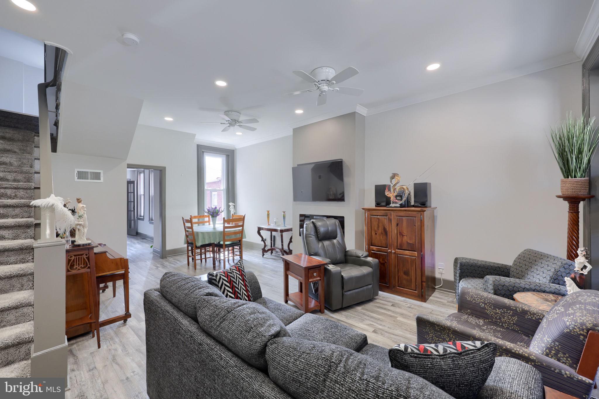 338 N 3RD STREET