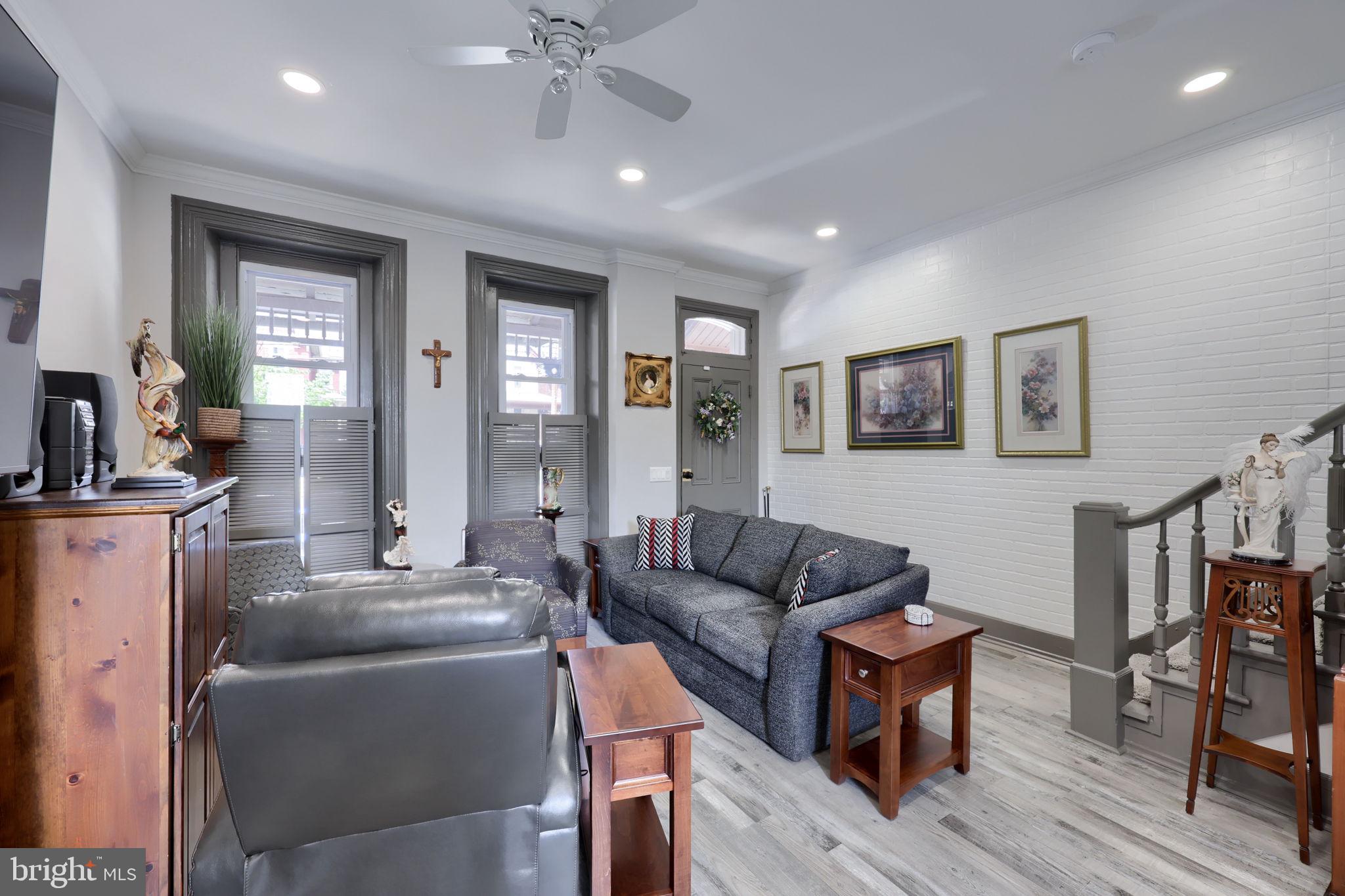 338 N 3RD STREET