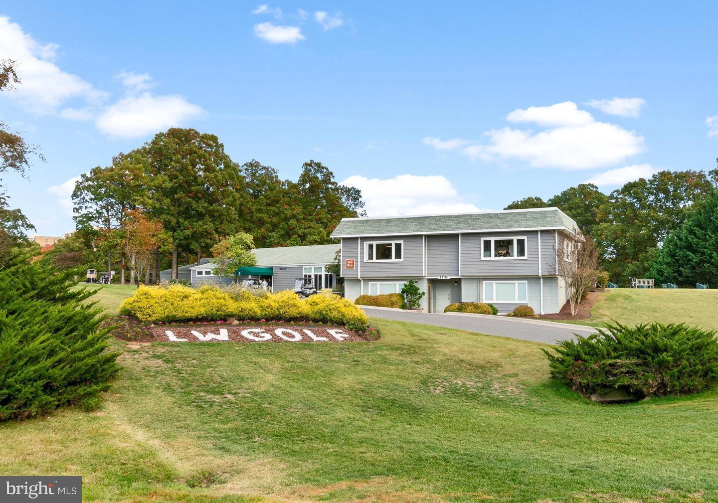 VANTAGE POINT WEST AT LW - Residential