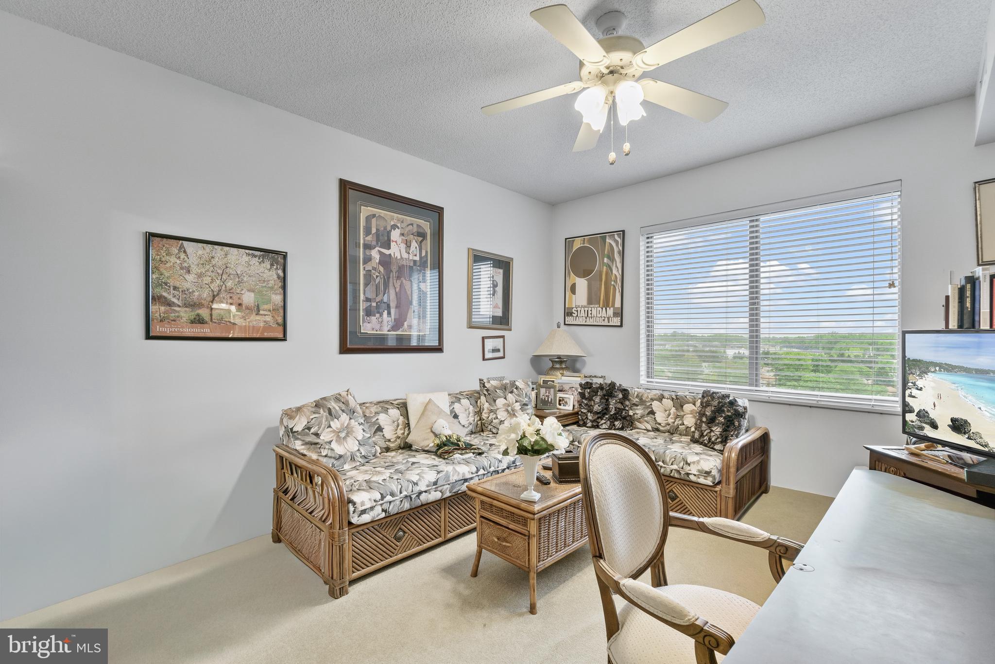 VANTAGE POINT WEST AT LW - Residential