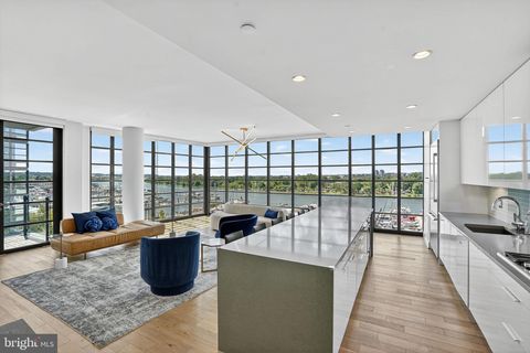 45 SUTTON SQUARE SW 509 WASHINGTON DC 20024