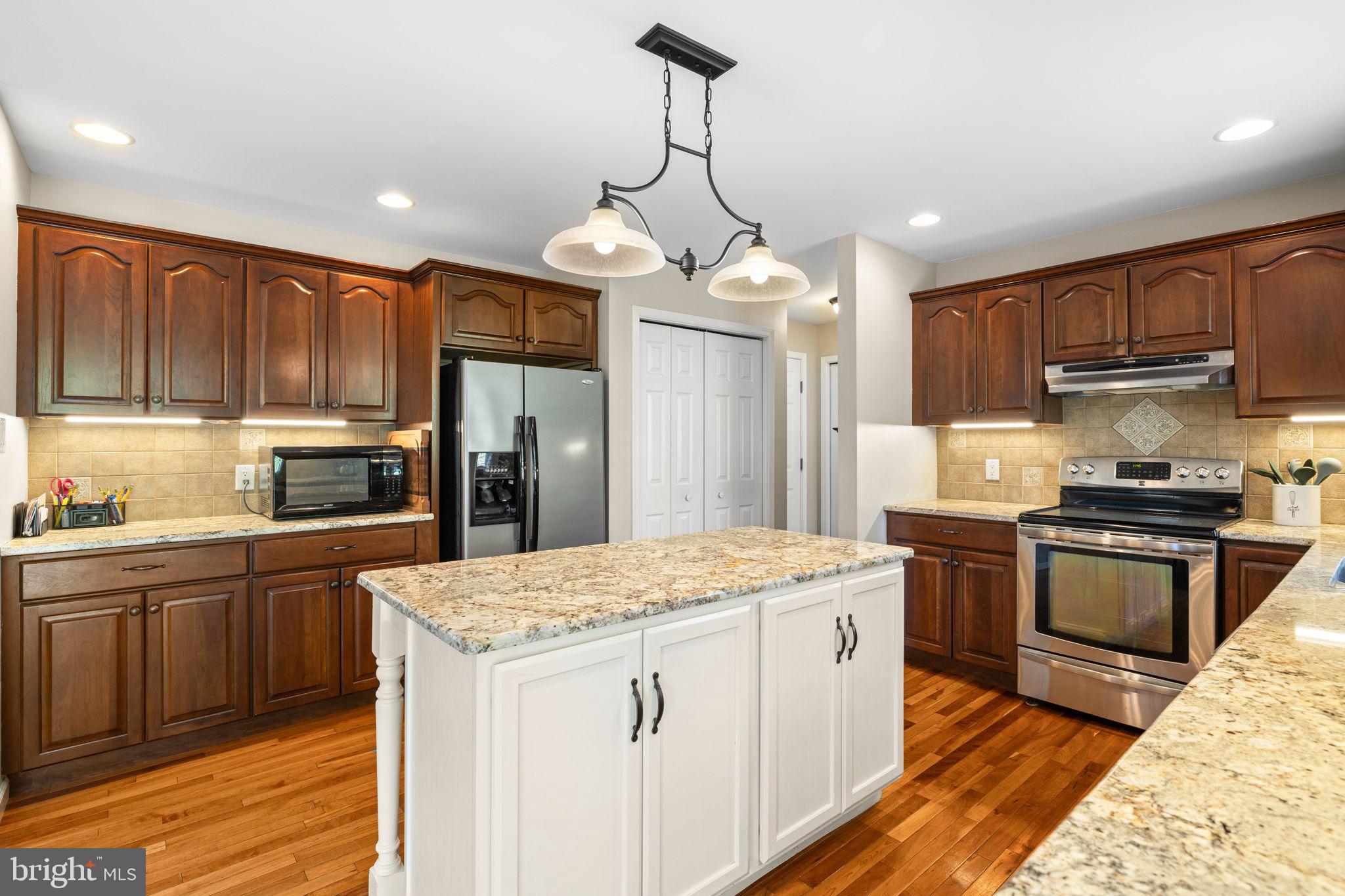 MAPLE LEAF ACRES - Residential