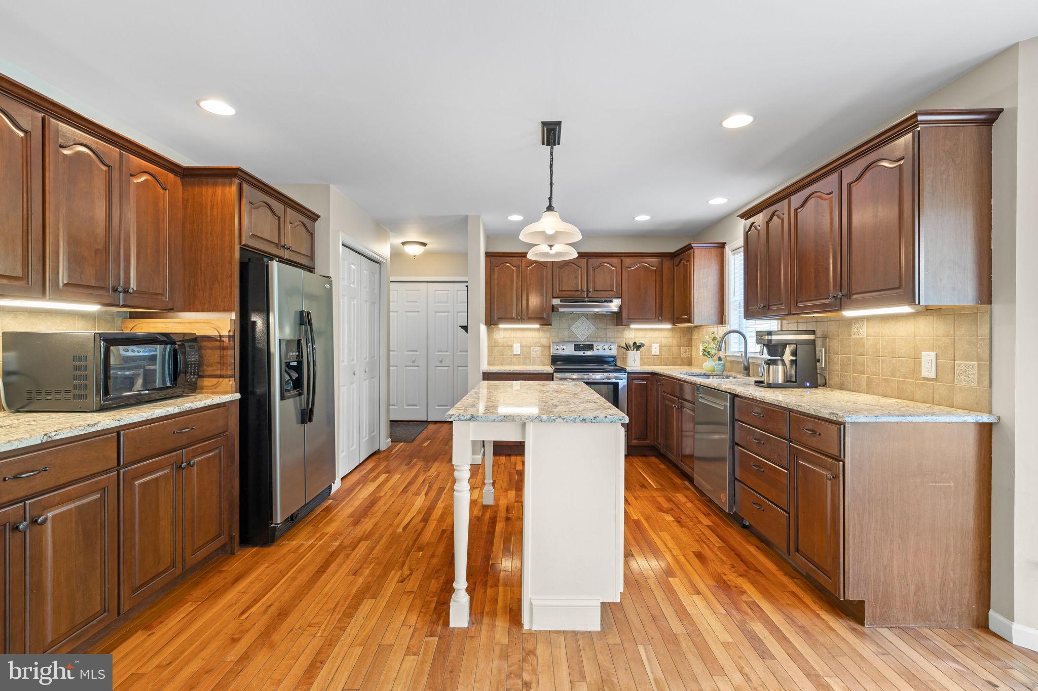 MAPLE LEAF ACRES - Residential