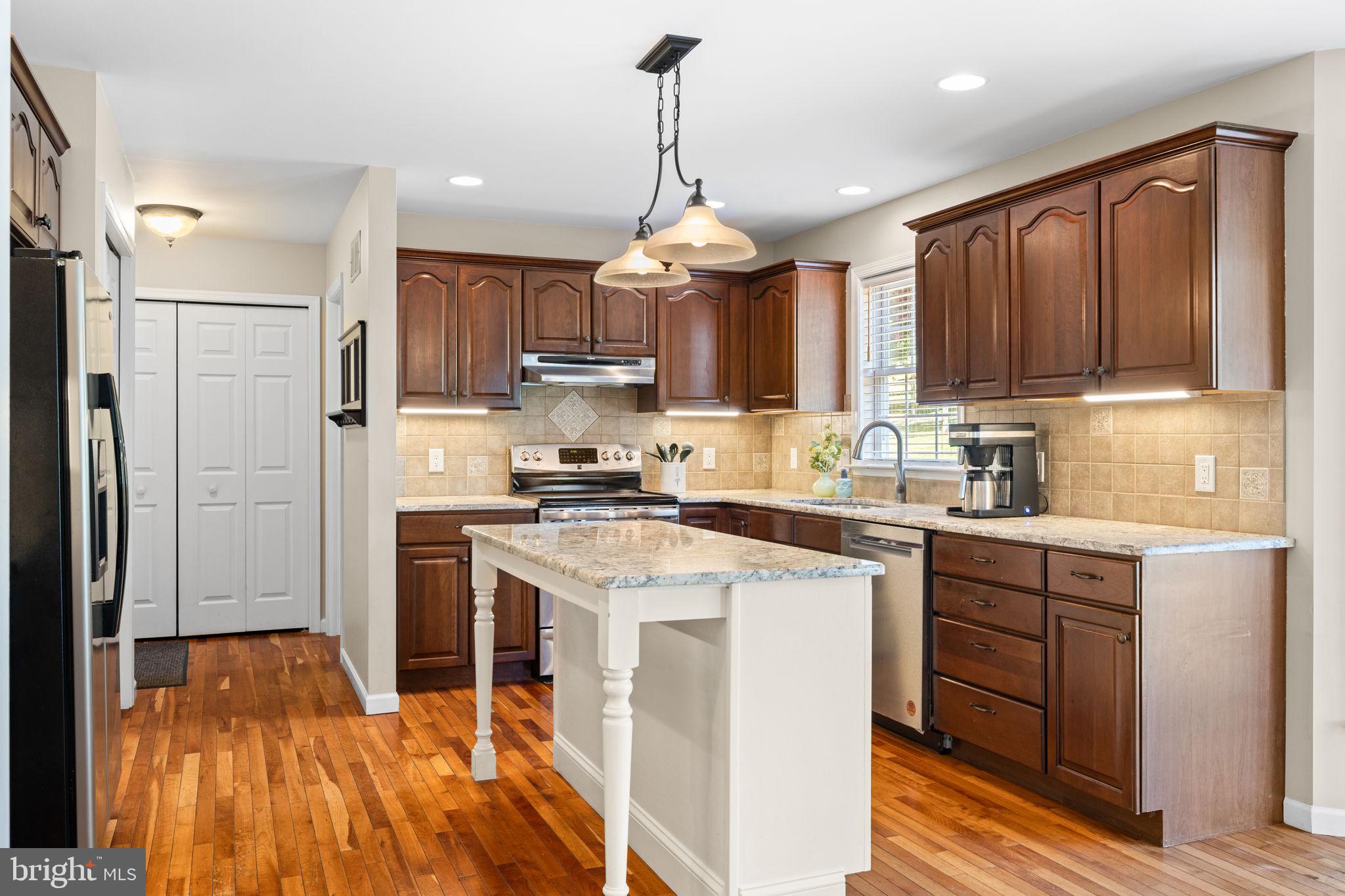 MAPLE LEAF ACRES - Residential