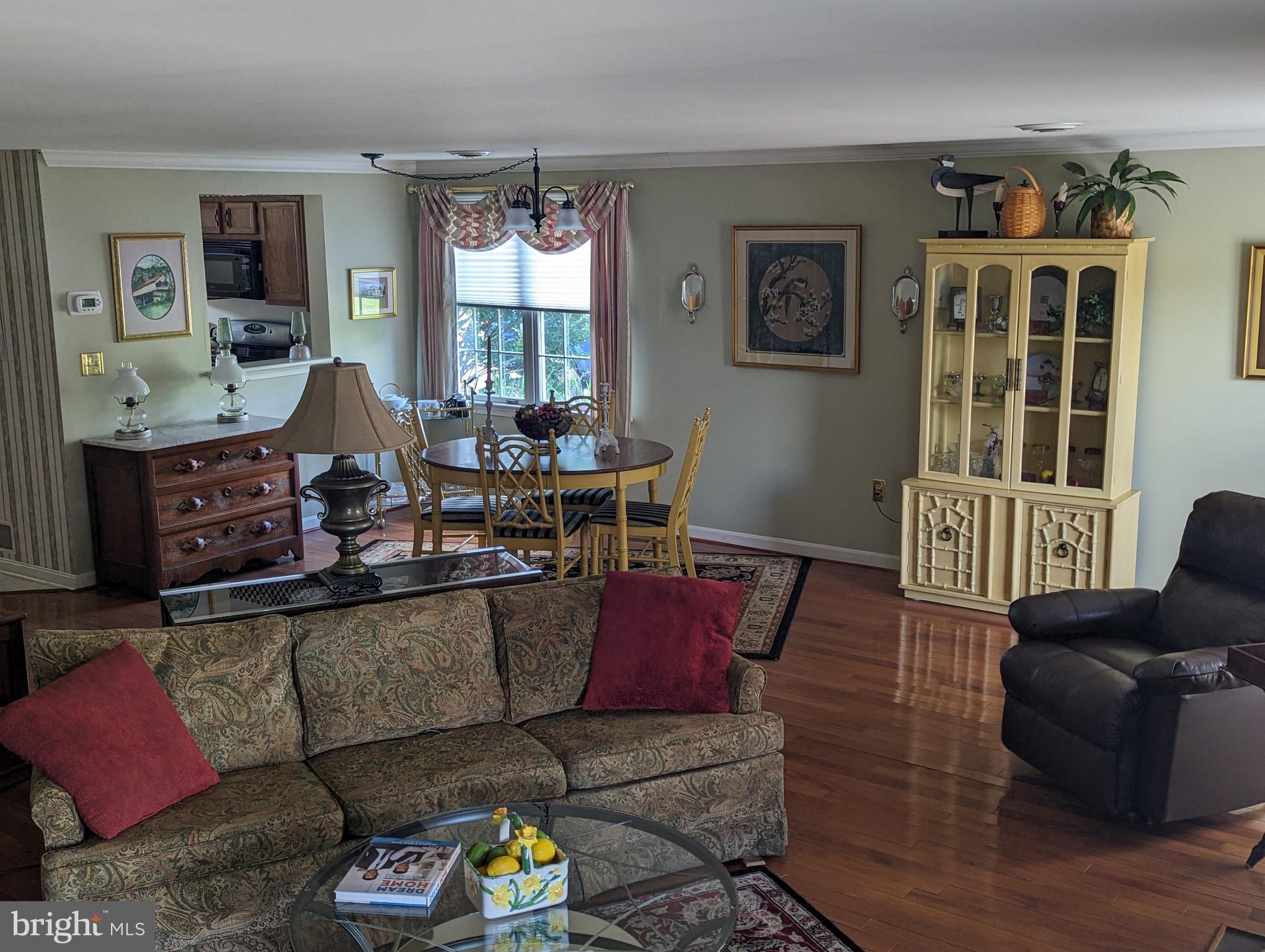 SPRINGETTS VILLAGE CONDOS - Residential