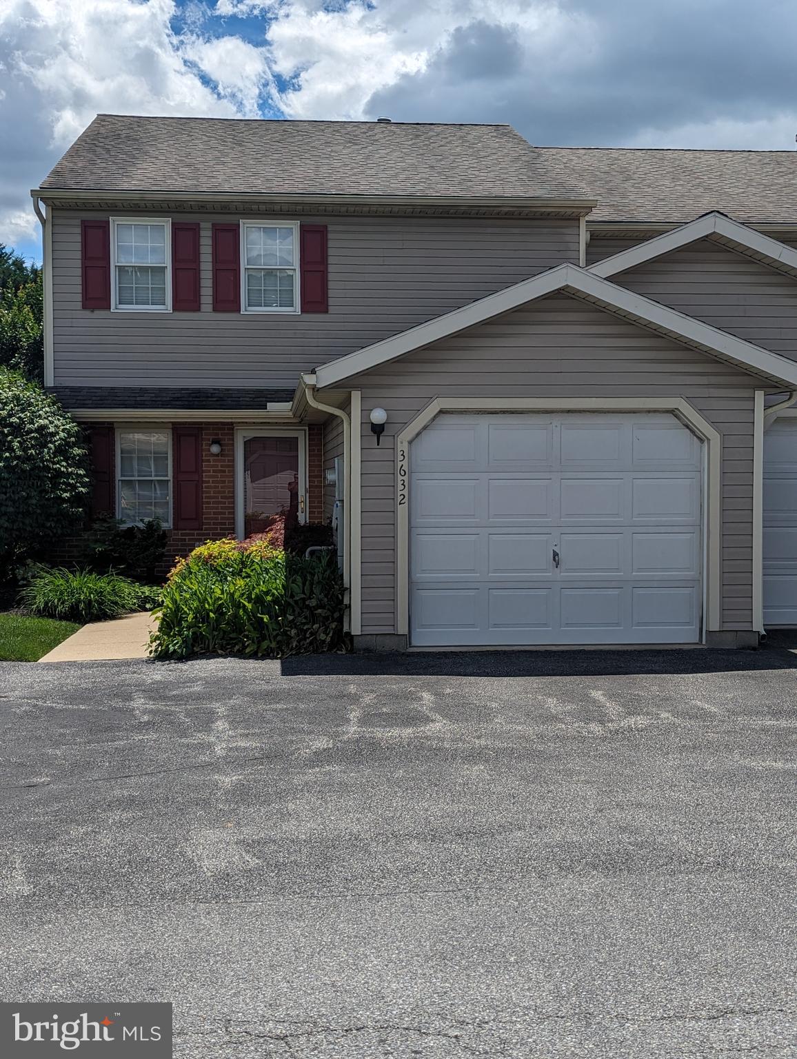 SPRINGETTS VILLAGE CONDOS - Residential