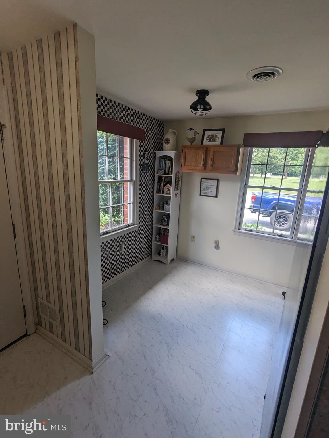 SPRINGETTS VILLAGE CONDOS - Residential