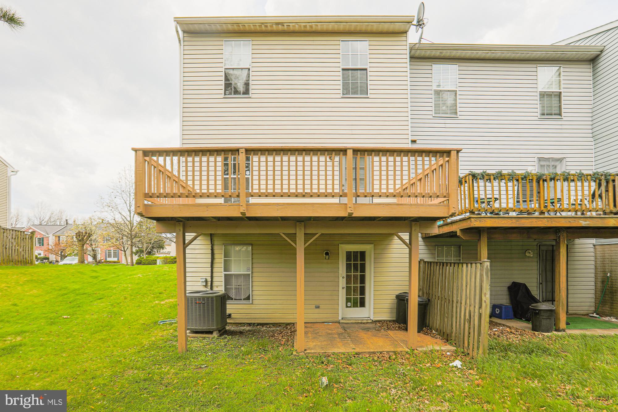 SUMMIT CHASE - Residential