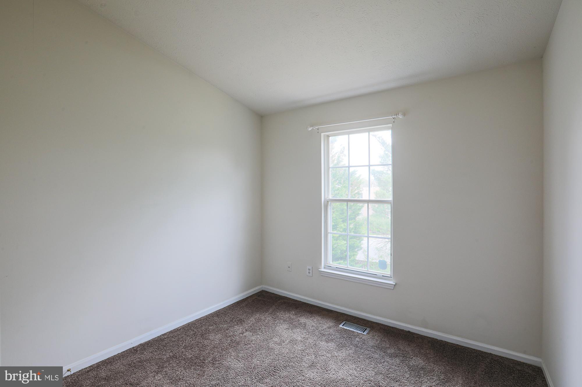 SUMMIT CHASE - Residential