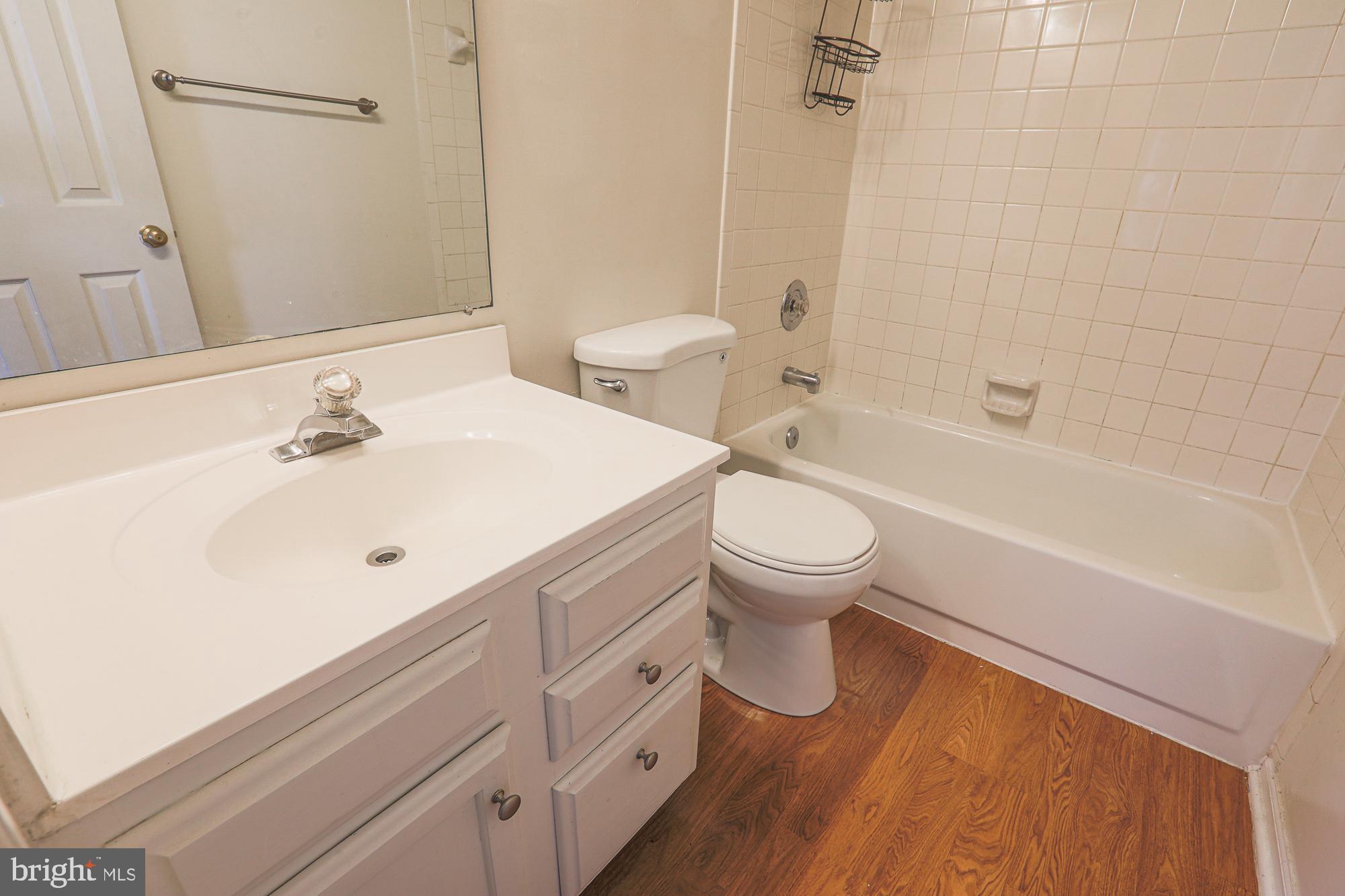 SUMMIT CHASE - Residential