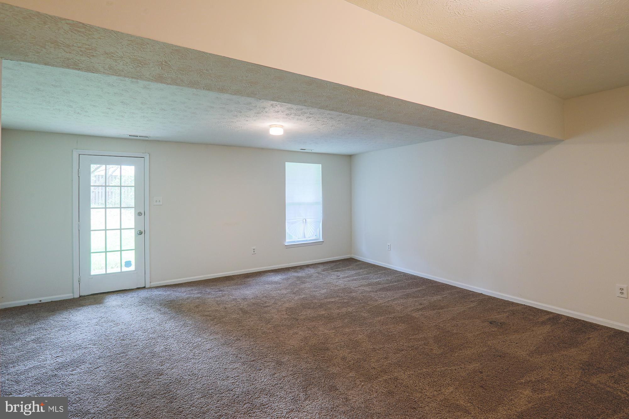 SUMMIT CHASE - Residential