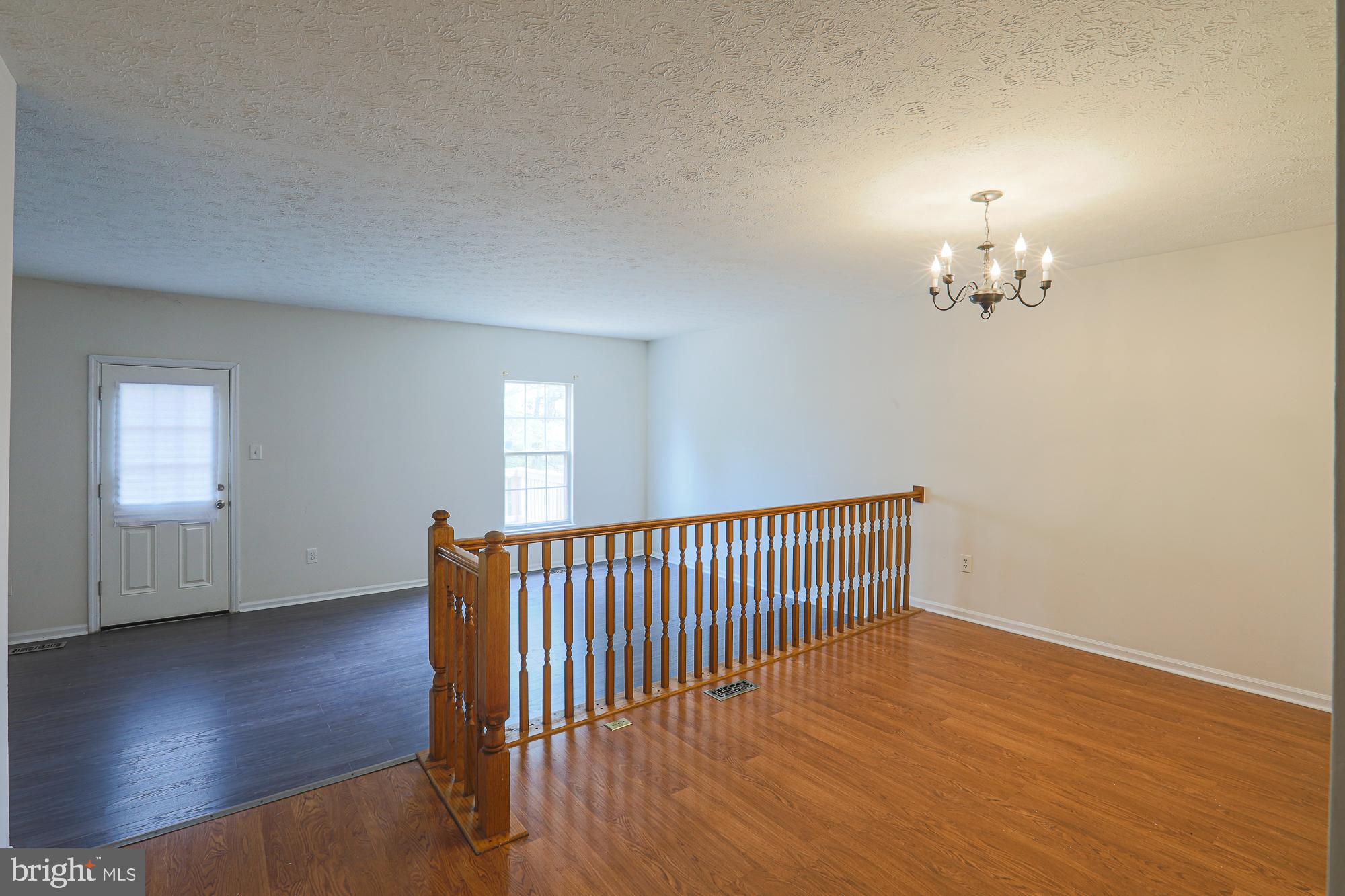 SUMMIT CHASE - Residential