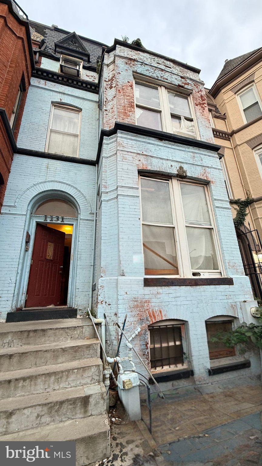 1131 6TH NW